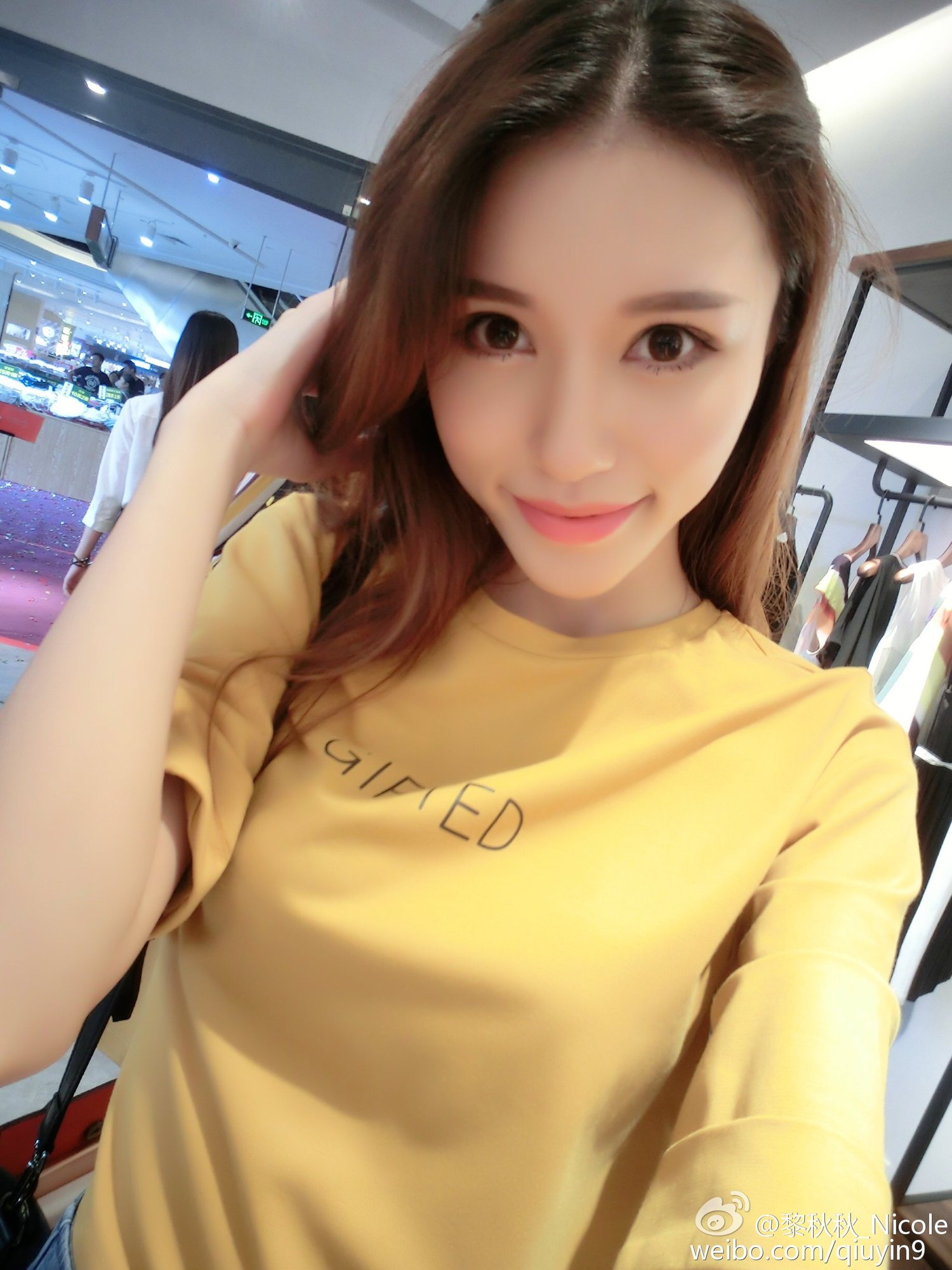 黎秋秋Nicole 人气校花微博美图