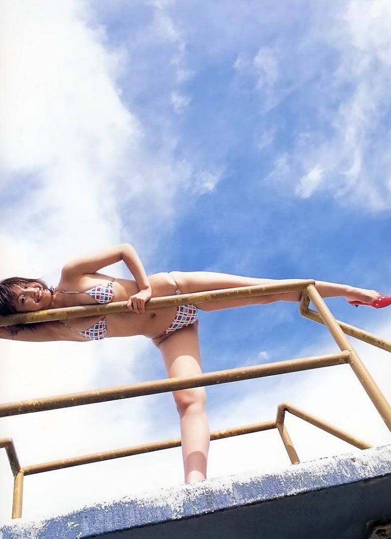 PB写真集_山崎真实《MAMI蔵》沙滩比基尼夏季户外女神写真