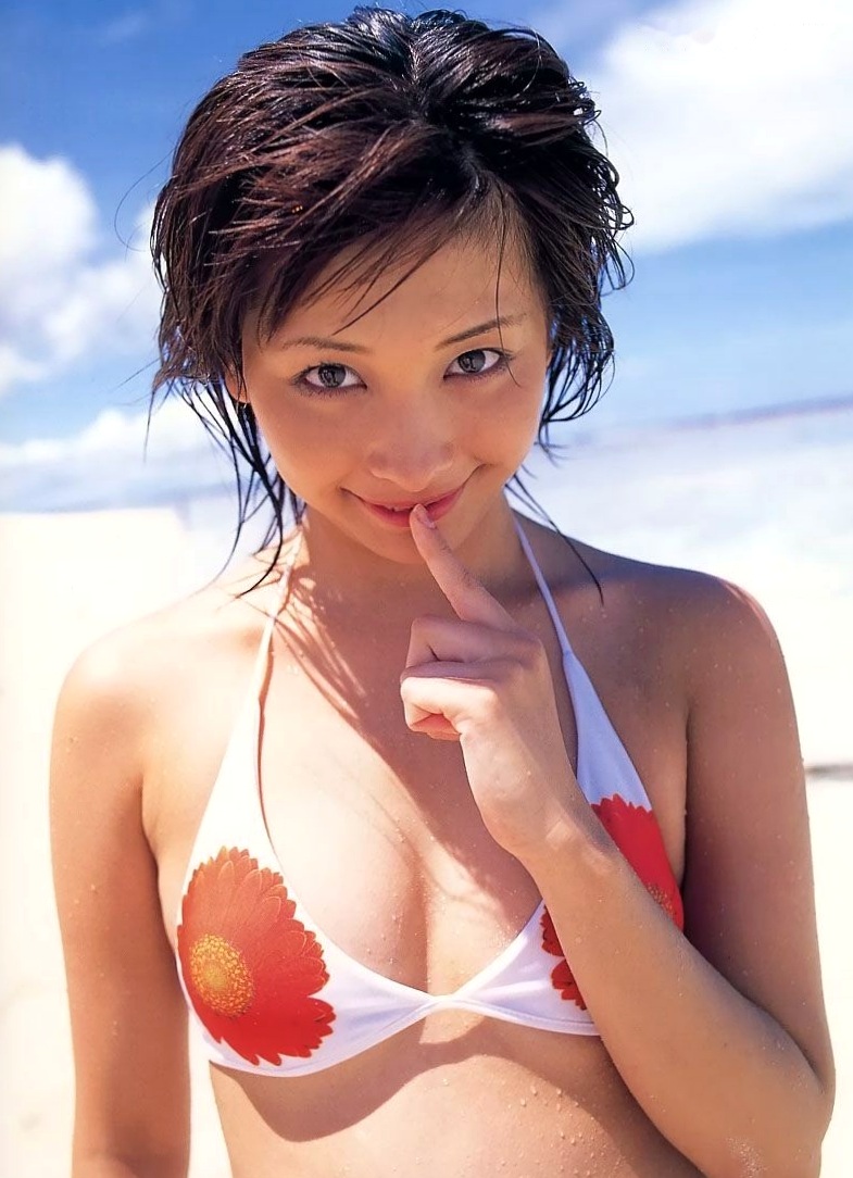 PB写真集_山崎真实《MAMI蔵》沙滩比基尼夏季户外女神写真
