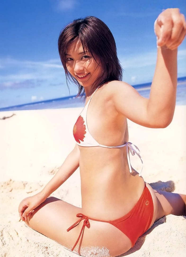 PB写真集_山崎真实《MAMI蔵》沙滩比基尼夏季户外女神写真