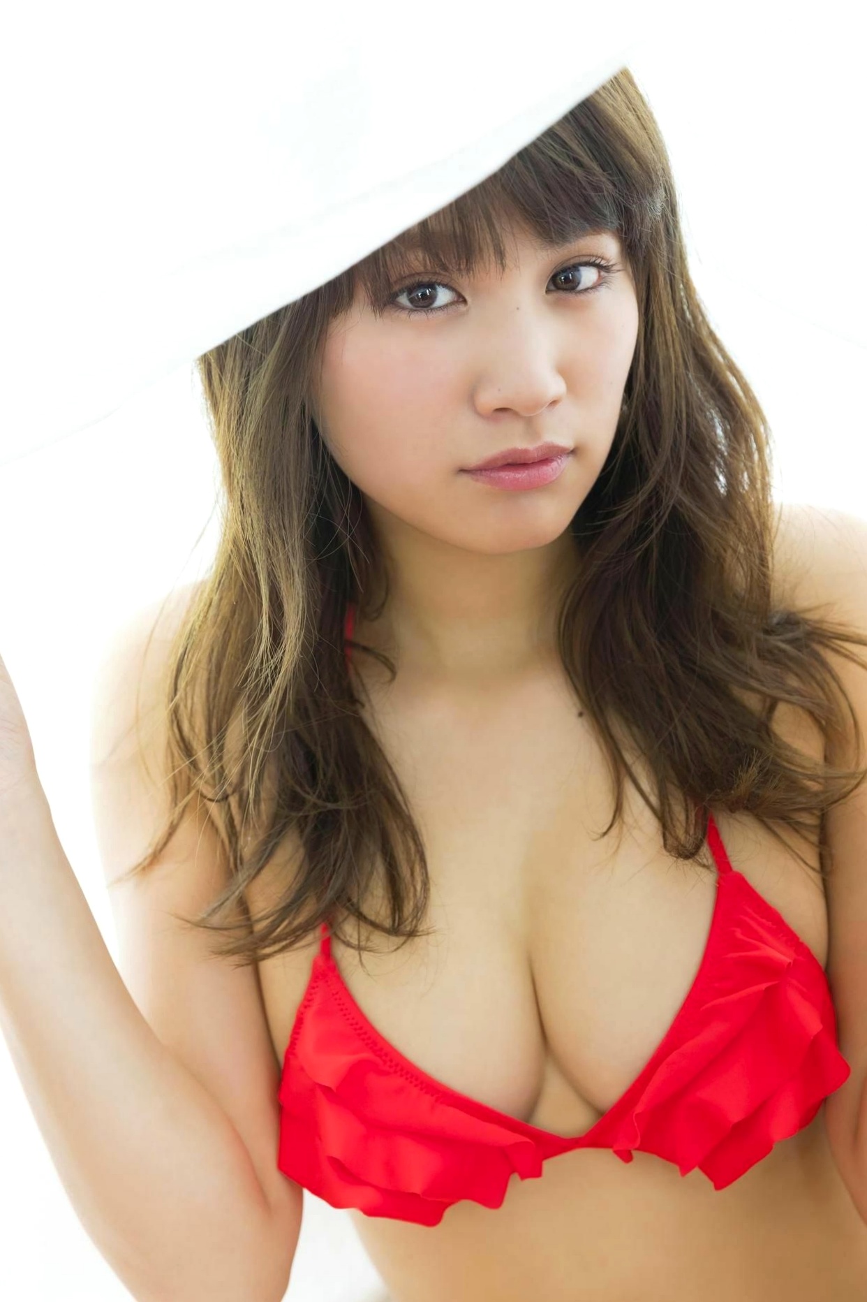 久松郁实写真集:海滨清新比基尼与私房蕾丝诱惑,展现日本甜美治愈系女神的迷人魅力