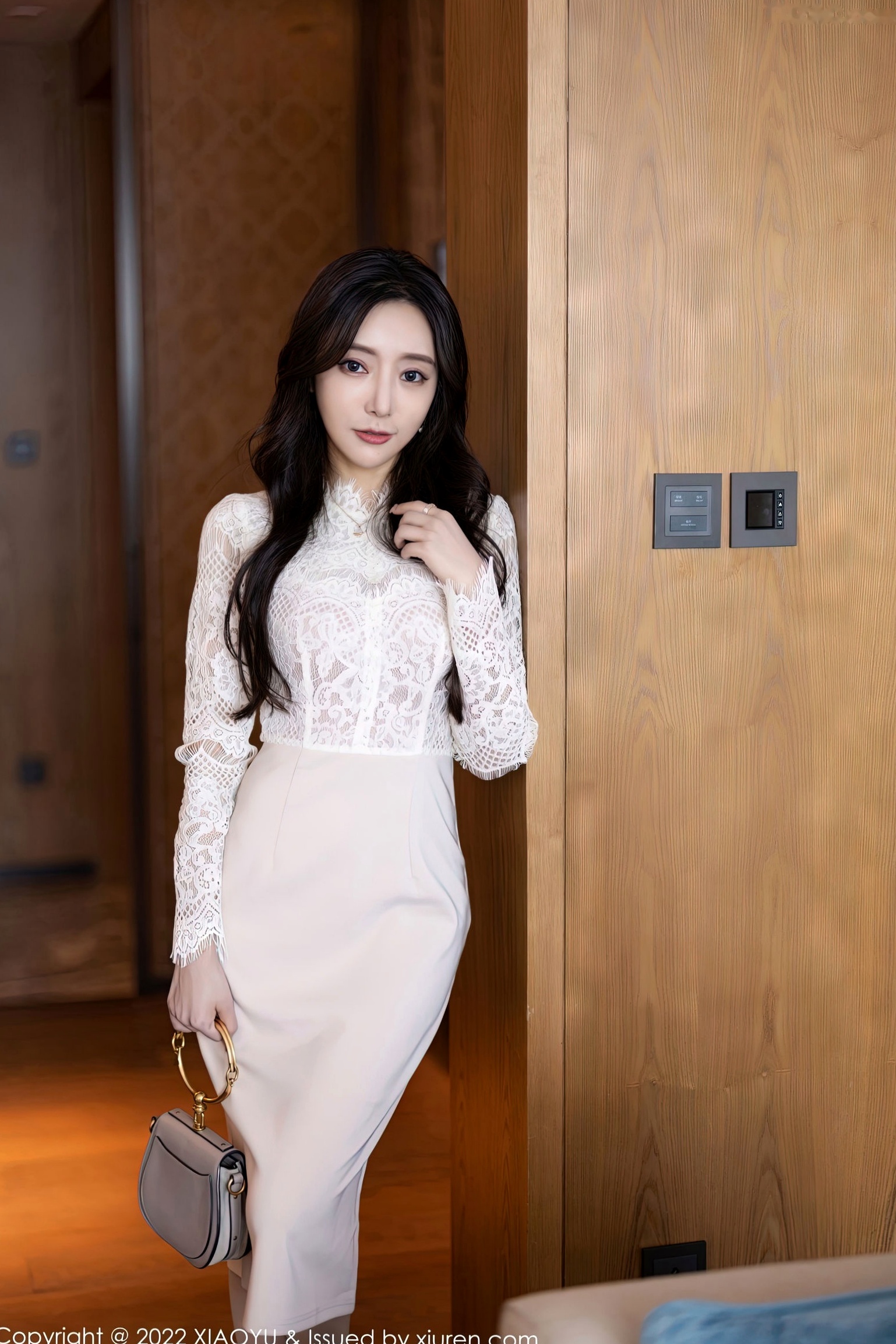 XiaoYu语画界-936-王馨瑶-都市丽人装扮紫色内衣肉丝-优雅白裙街拍-御姐私房写真-2022.12.29 - 无圣光大尺度