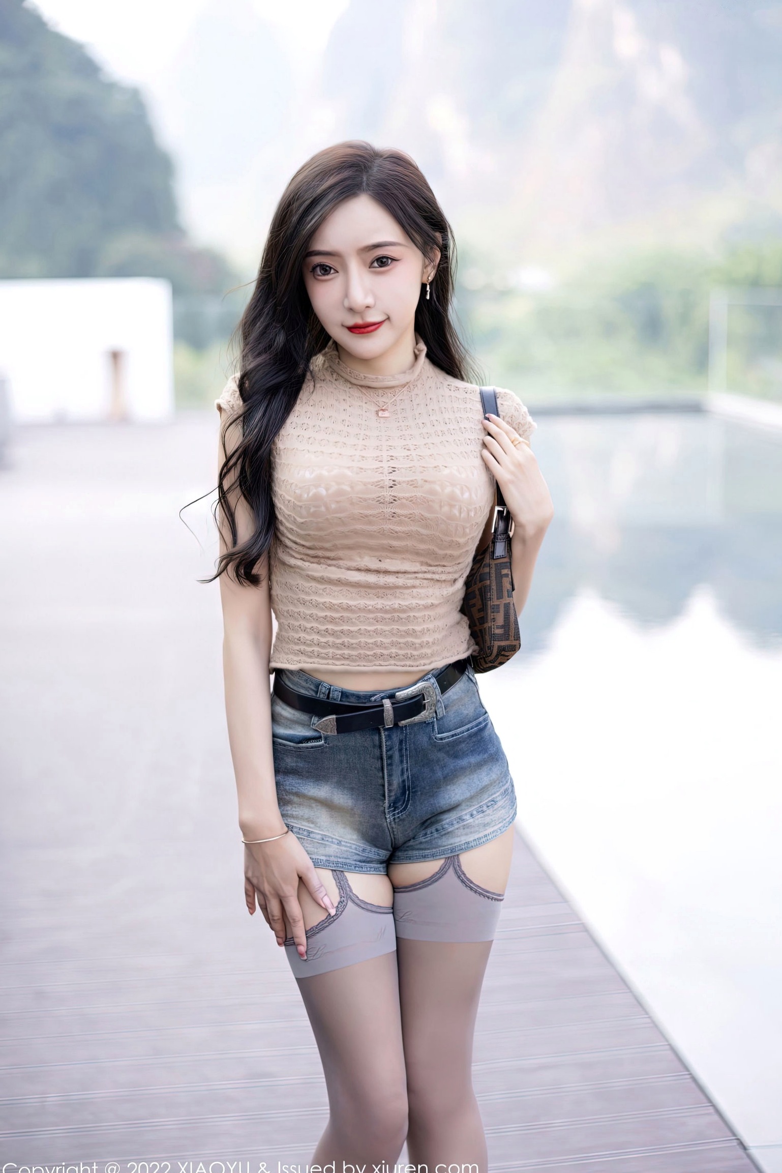 XiaoYu语画界:王馨瑶Yanni性感私房大尺度,牛仔短裤与蕾丝内衣的极致诱惑,尽显曼妙美臀与傲人身材