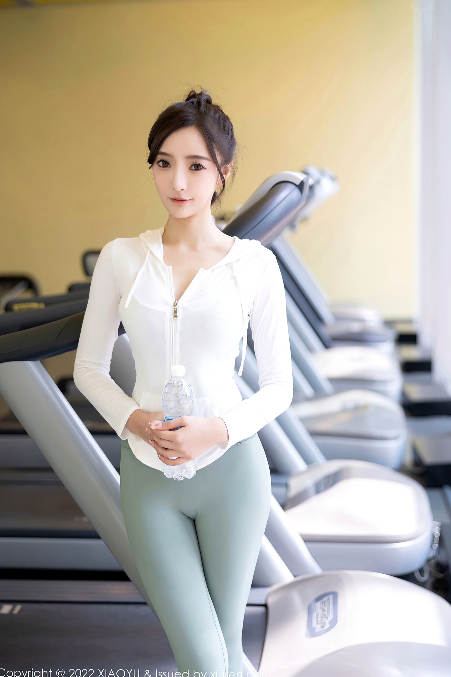 XiaoYu语画界-王馨瑶Yanni:健身馆运动装与极致性感私房,完美曲线视觉盛宴