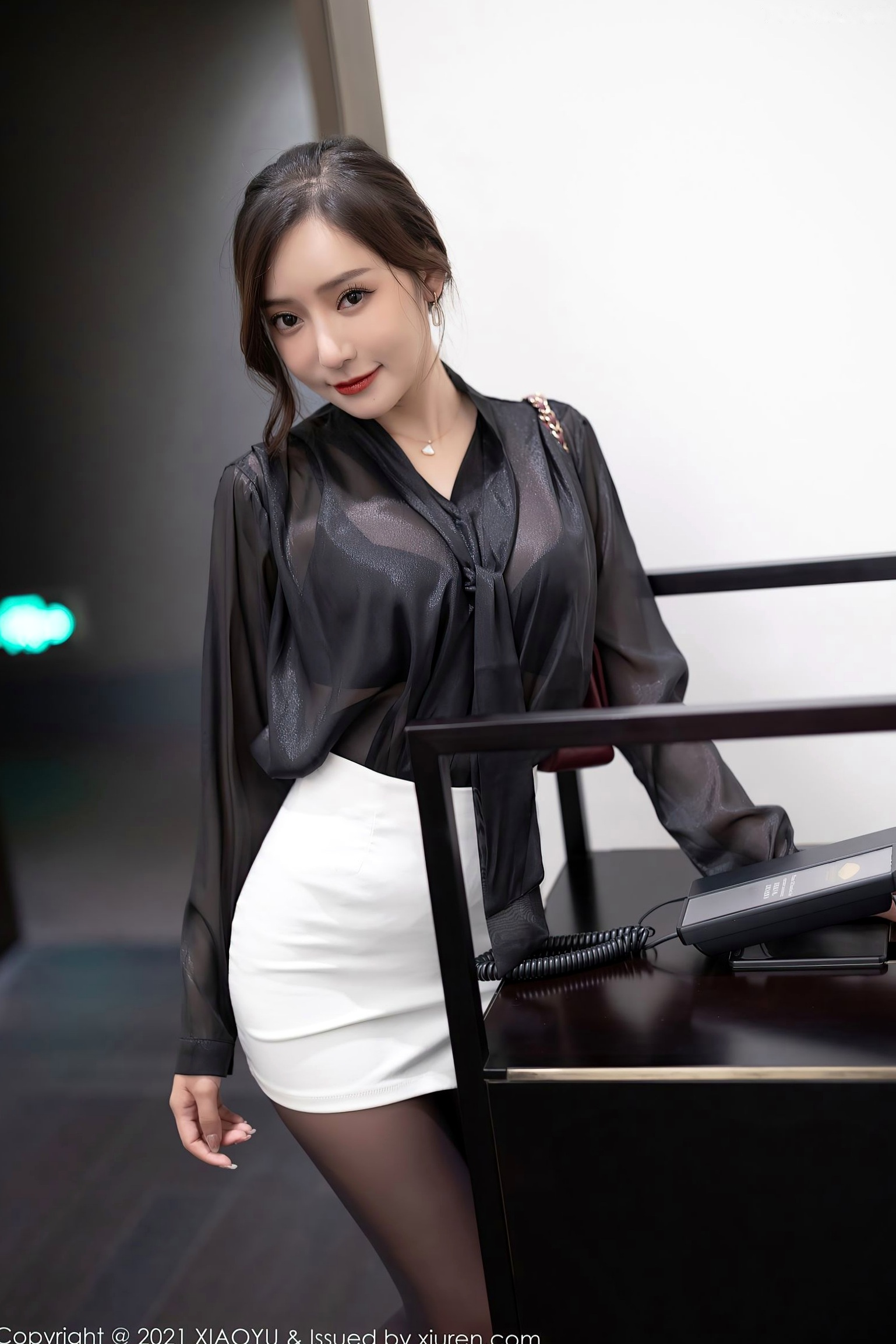 XiaoYu语画界-632-王馨瑶Yanni-典雅都市OL主题黑色内衣黑丝,酒店私房照极致诱惑,尽显高冷气质与曼妙身材,无圣光大尺度写真