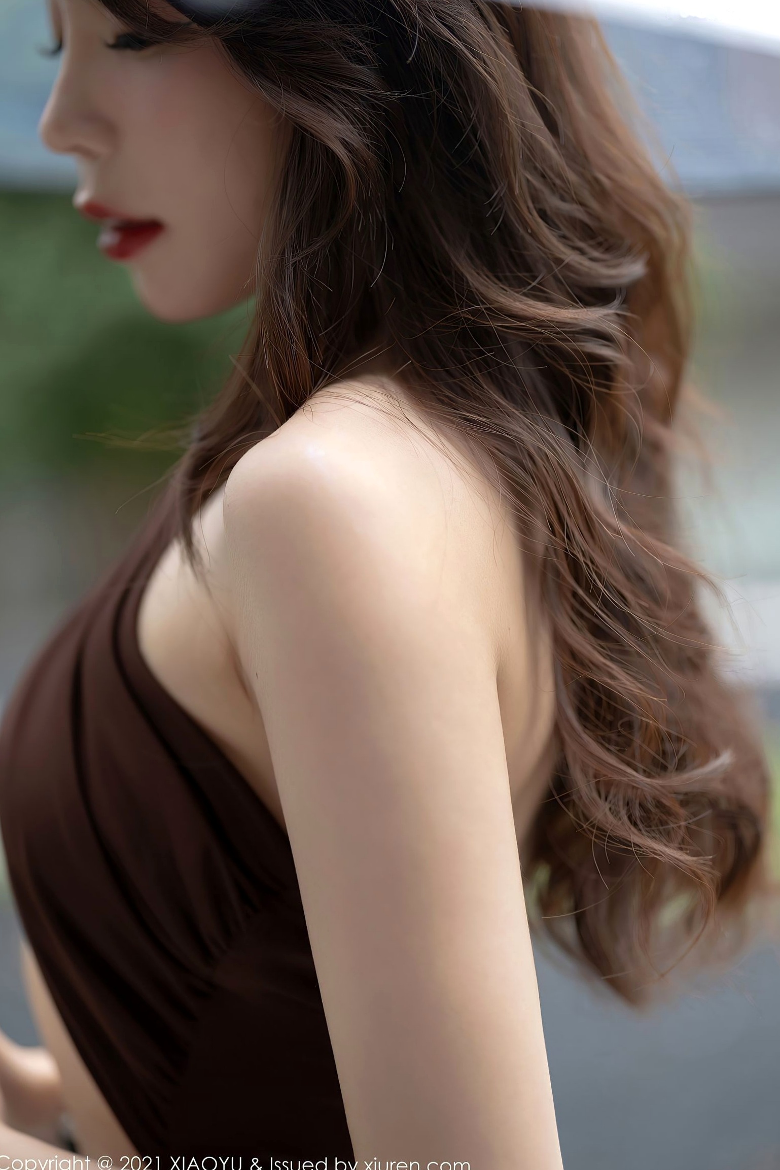 XiaoYu语画界 芝芝 极致诱惑修身礼裙搭配吊带丝袜,曼妙私房大尺度写真