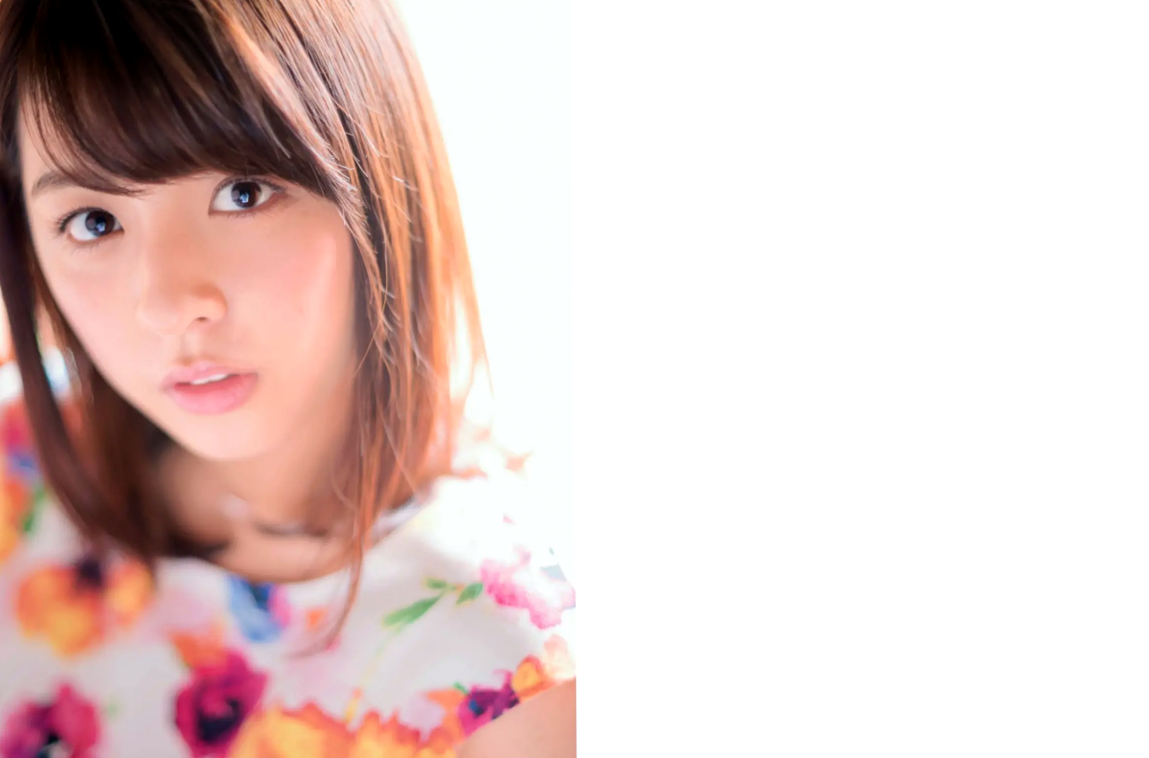 柳ゆり菜 - yurina 日本模特治愈系清新私房照,优雅蕾丝与田园风花裙写真