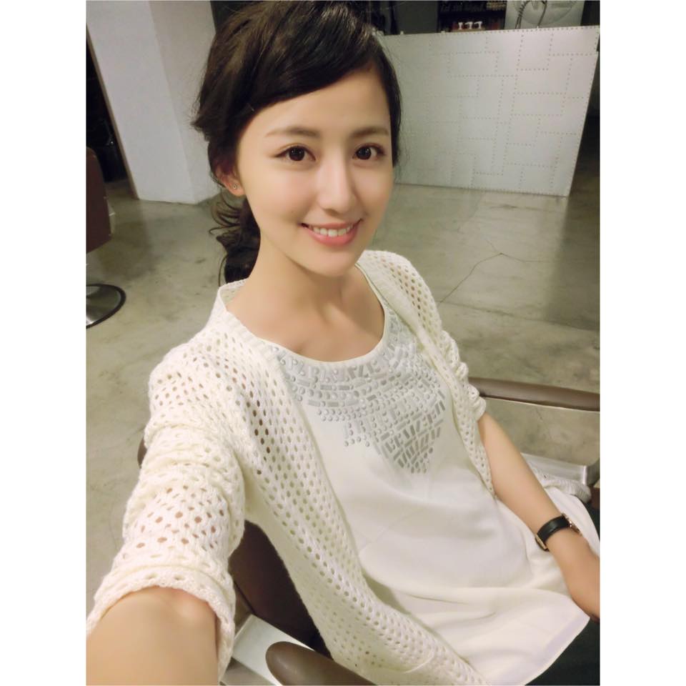 梁以辰(钟幸村) 原石美女私房照诱惑写真图