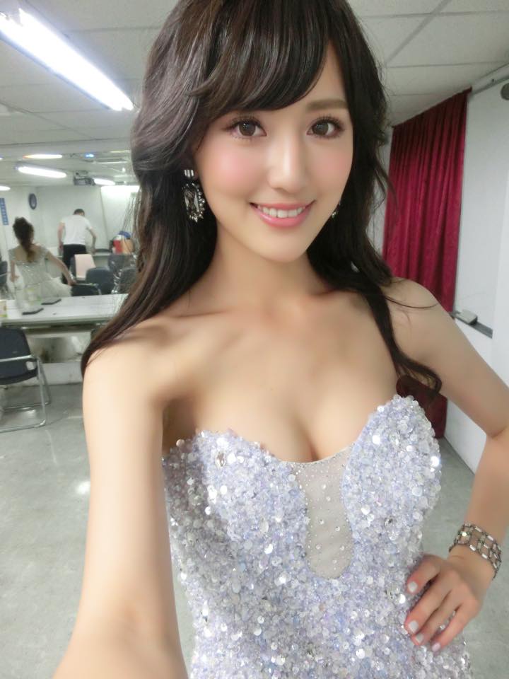 梁以辰(钟幸村) 原石美女私房照诱惑写真图
