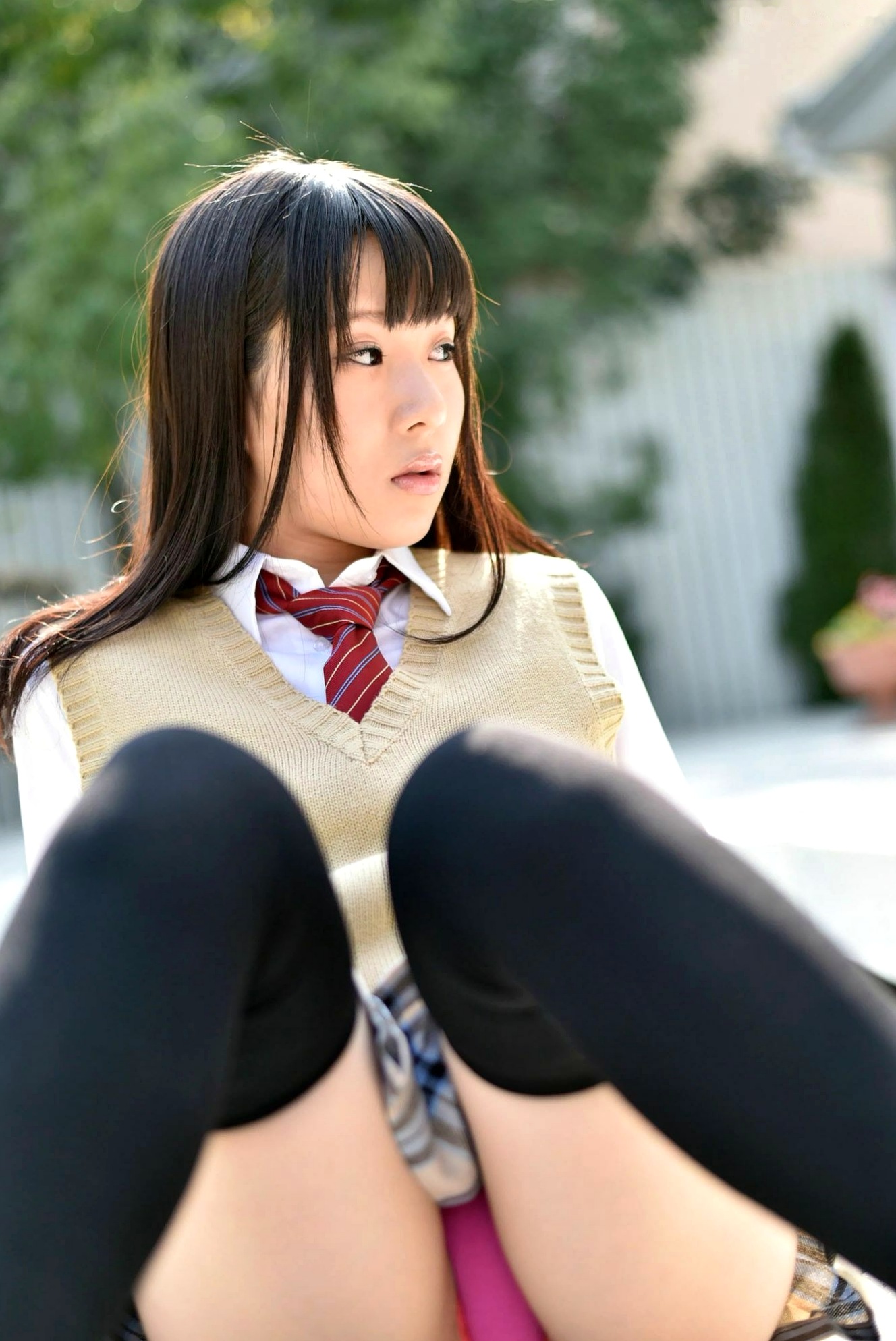 PB写真集_雨宮留菜《女子校生 萌える絶対領域》——清纯校服制服诱惑与性感比基尼私房写真,童颜巨乳尽显绝美诱惑