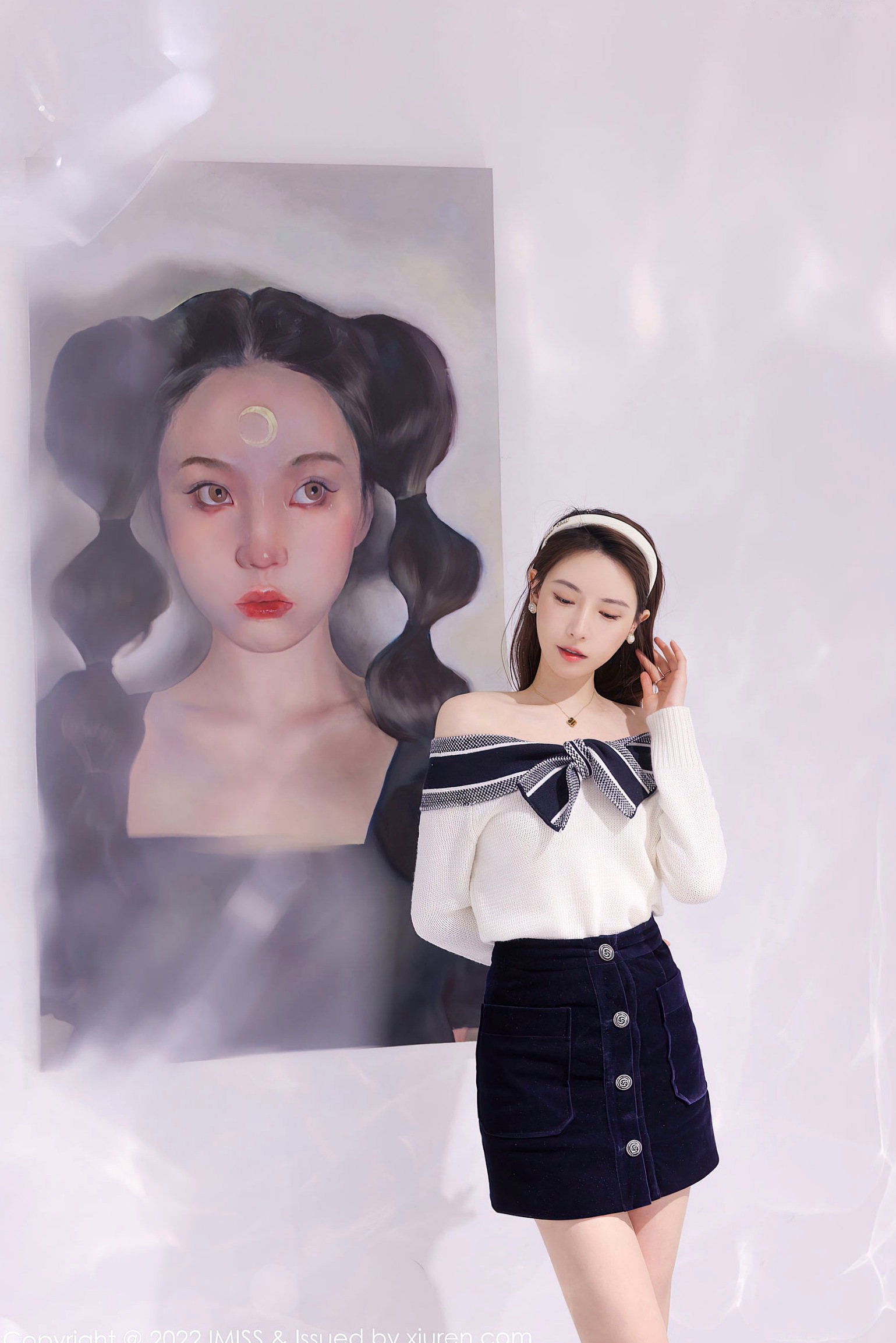 IMiss爱蜜社-704-刘奕宁:艺术工作室里的清纯女神,白色露肩上衣搭配黑短裙,展现优雅气质与高级感,梦幻写实风格写真无圣光大尺度