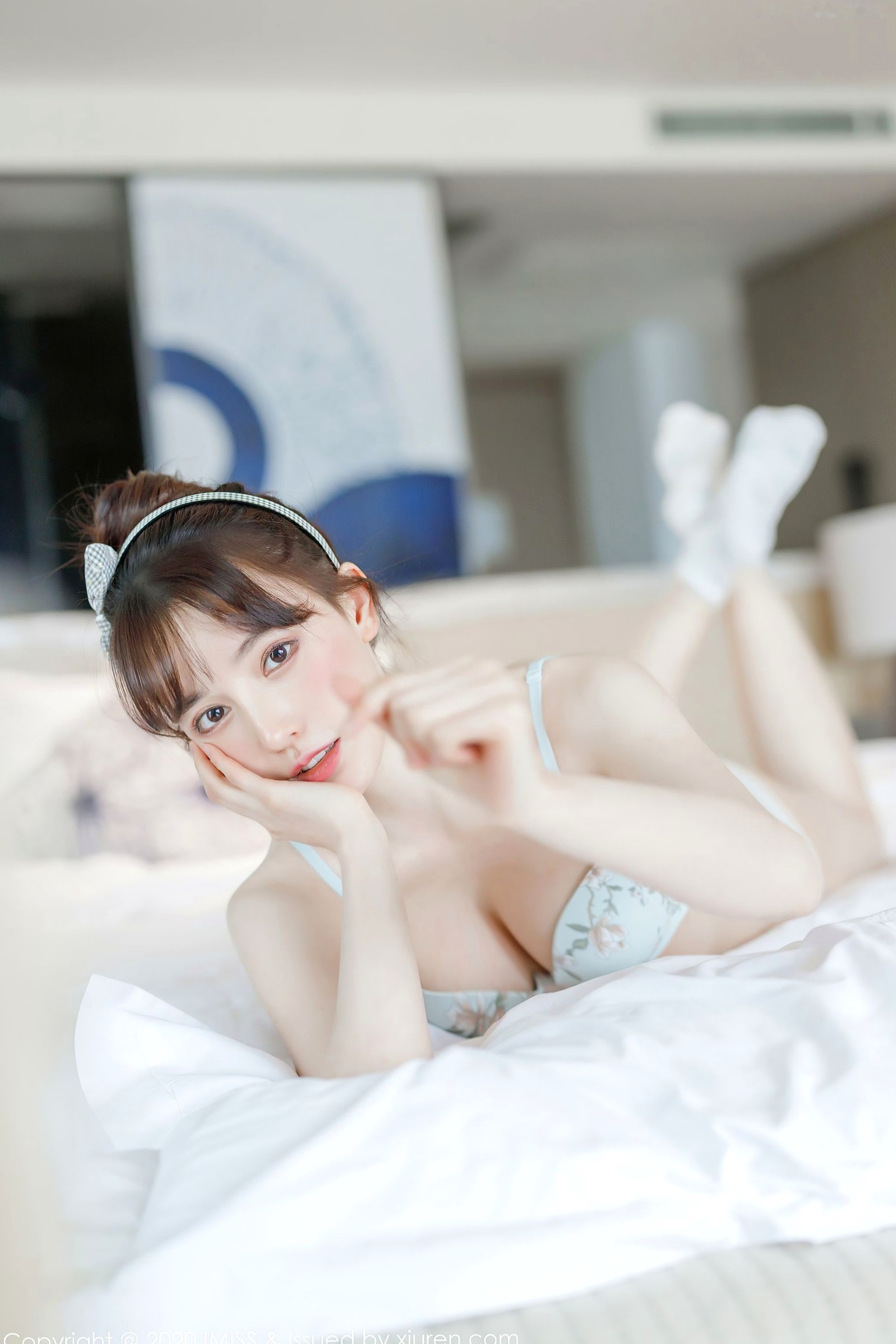 IMiss爱蜜社-481-刘奕宁-唯美私房床照, 清新甜美纯欲风, 条纹衬衣性感诱惑, 无圣光大尺度唯美写真