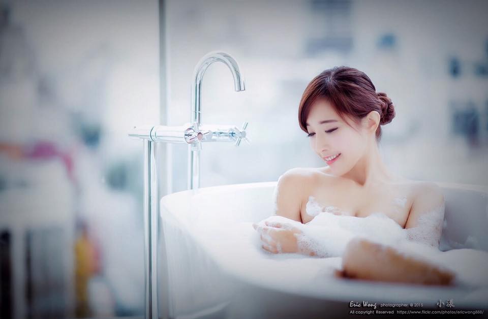 小漾 灵气妹子沐浴私房写真图