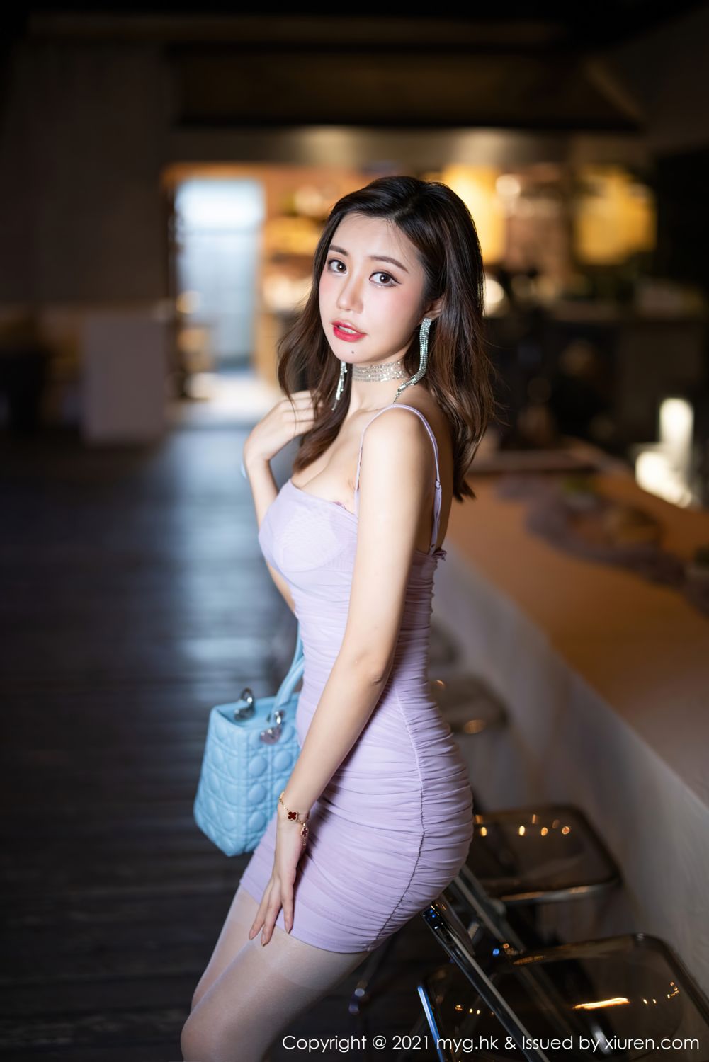 绮里嘉的紫色服饰 中秋来临梦幻嫦娥
