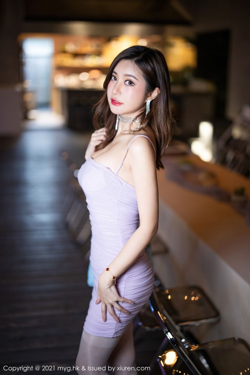绮里嘉的紫色服饰 中秋来临梦幻嫦娥