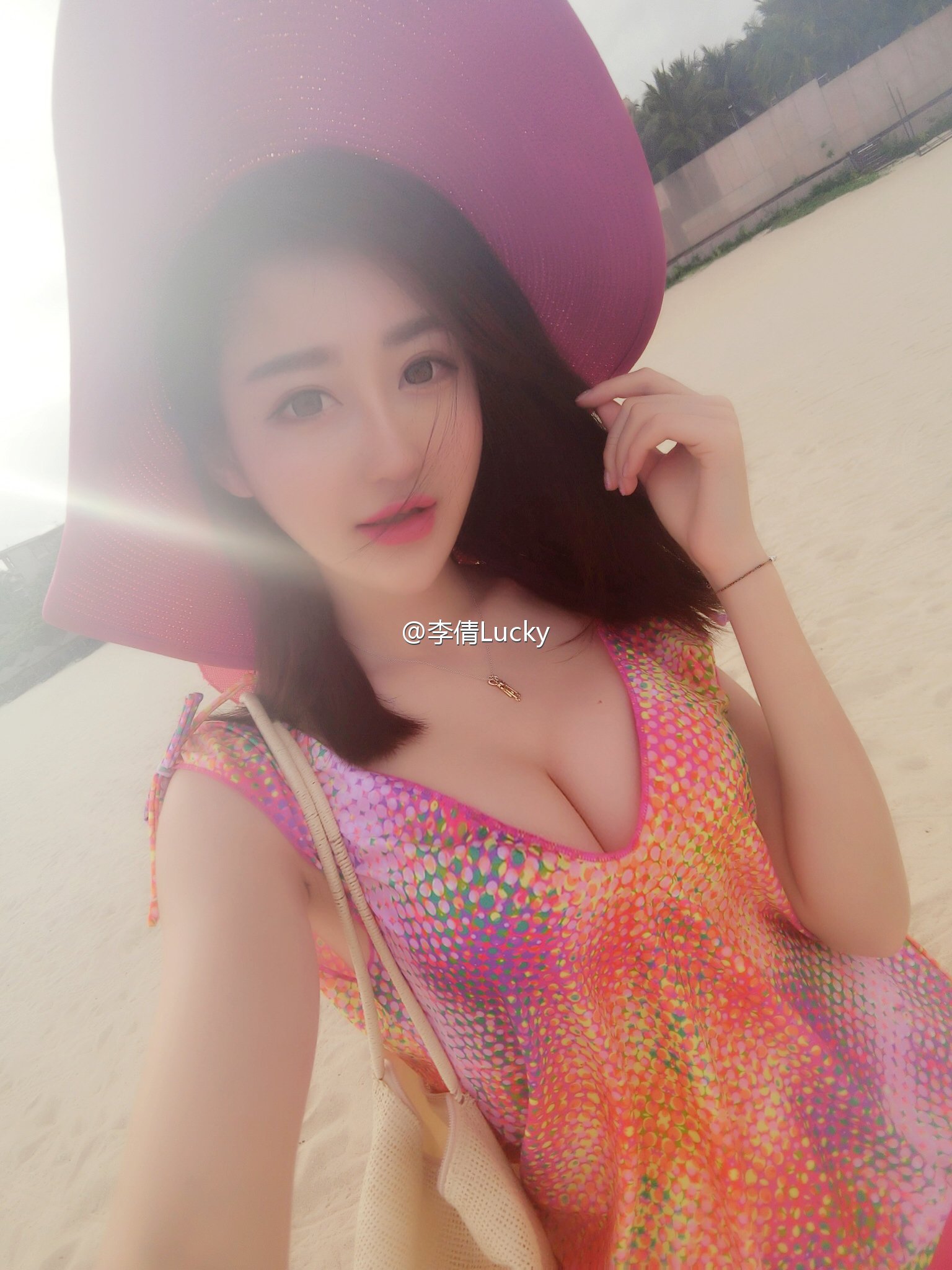 李倩Lucky 比基尼美照实在诱人