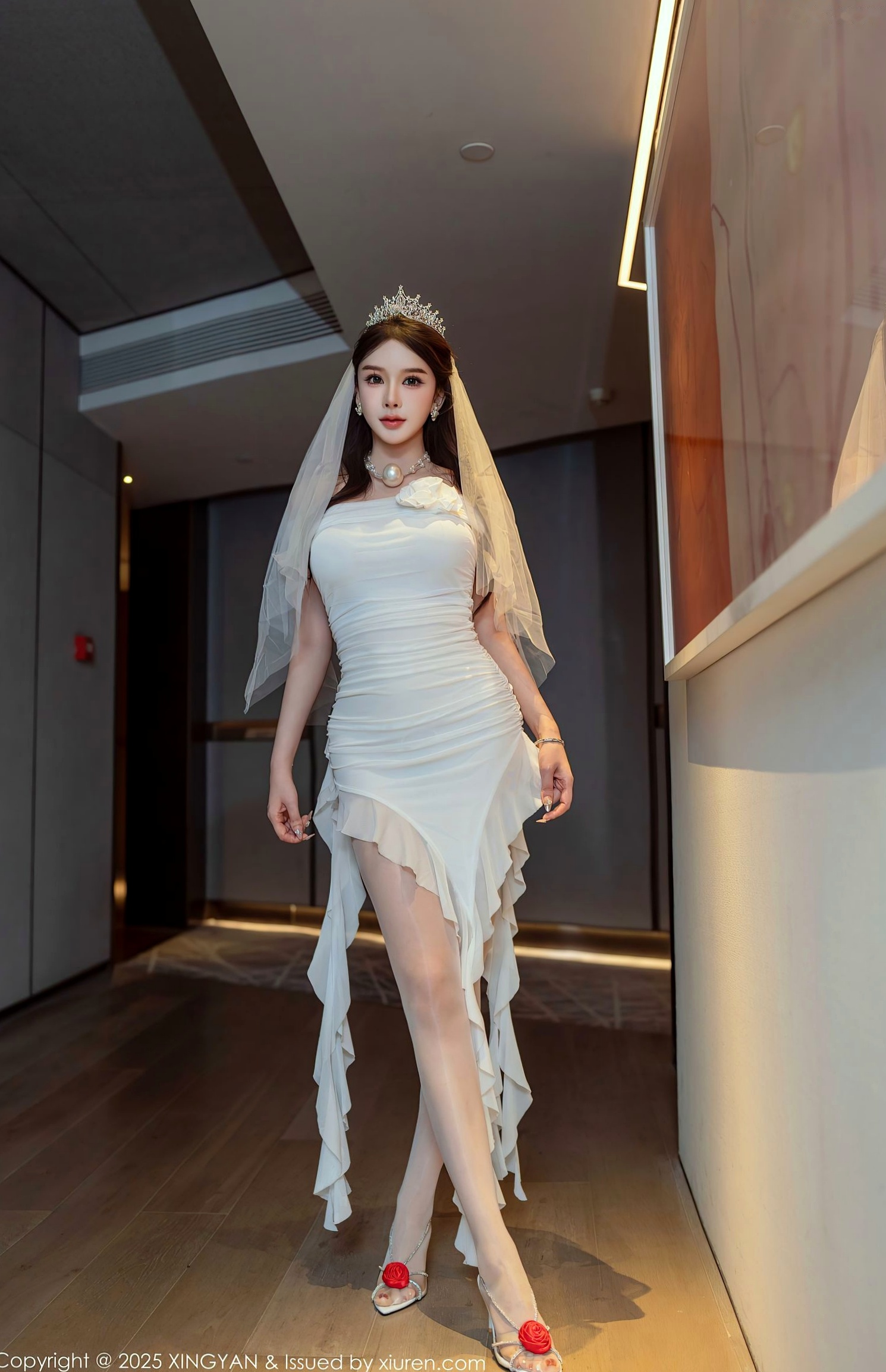 XingYan星颜社388期:李丽莎白色婚纱主题,精致蕾丝内衣演绎极致纯欲诱惑,无圣光大尺度私房写真集锦,展现成熟女性柔美魅力