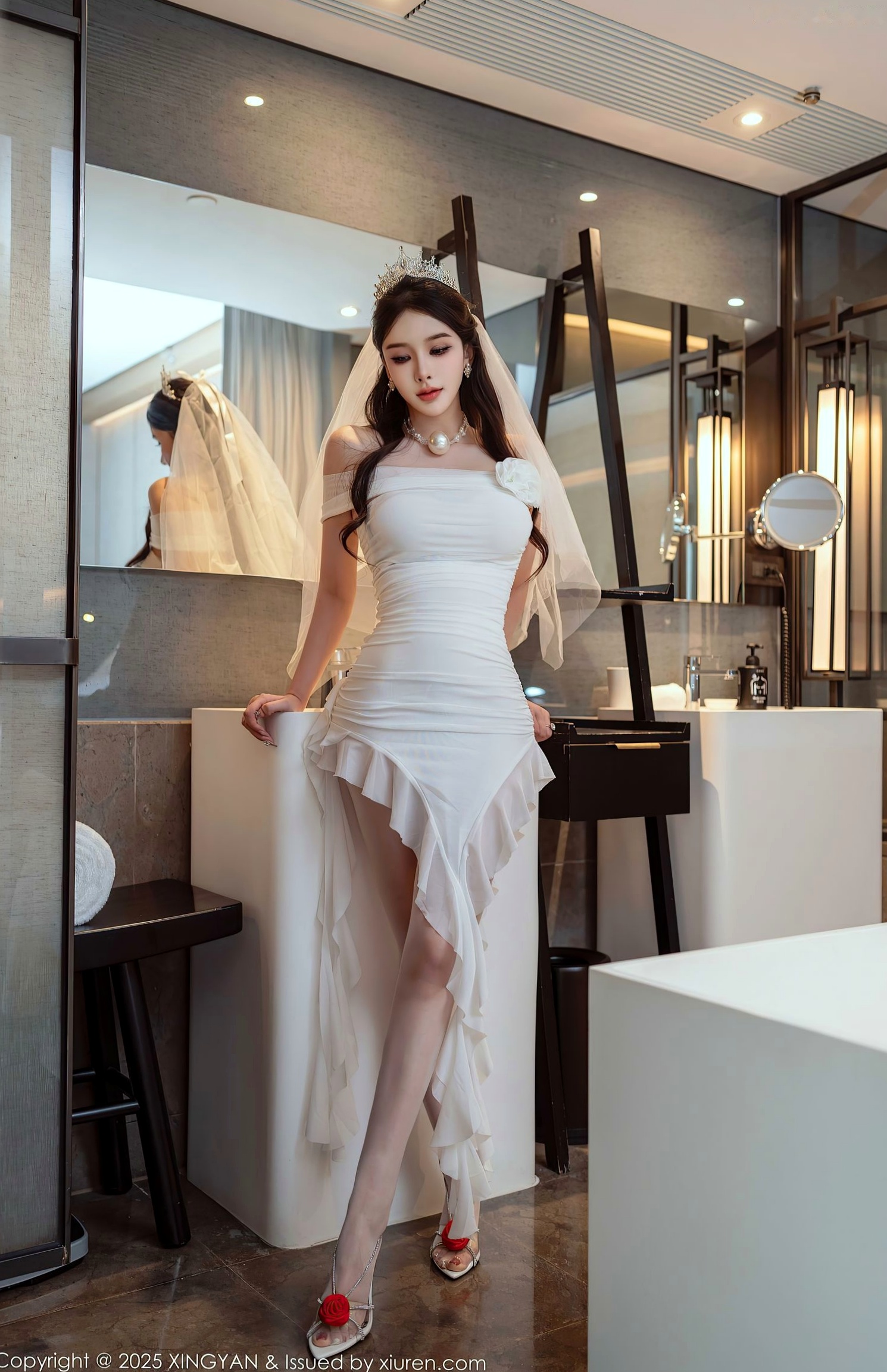 XingYan星颜社388期:李丽莎白色婚纱主题,精致蕾丝内衣演绎极致纯欲诱惑,无圣光大尺度私房写真集锦,展现成熟女性柔美魅力