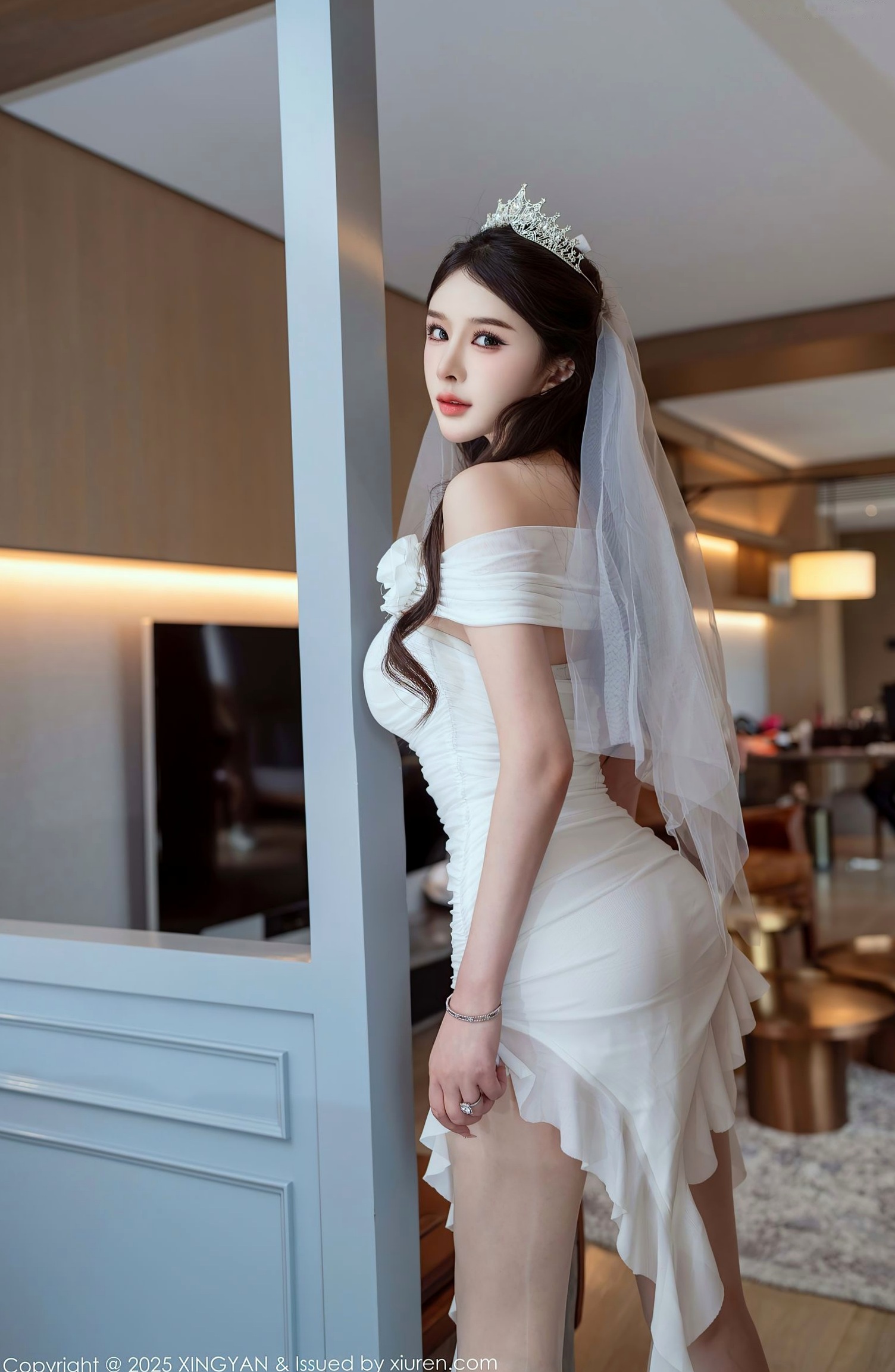XingYan星颜社388期:李丽莎白色婚纱主题,精致蕾丝内衣演绎极致纯欲诱惑,无圣光大尺度私房写真集锦,展现成熟女性柔美魅力