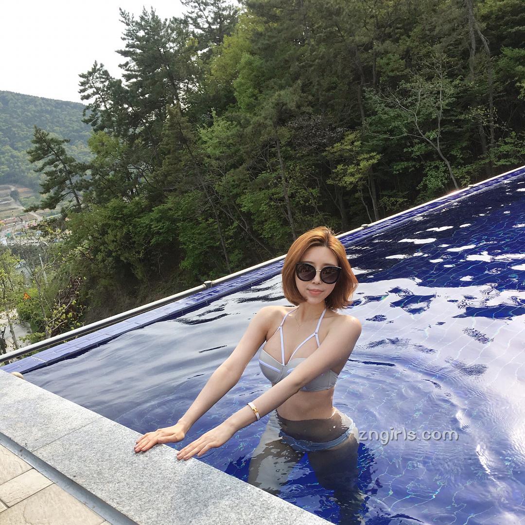 南韩郭雪芙Choi Somi 泳池出镜太饱满