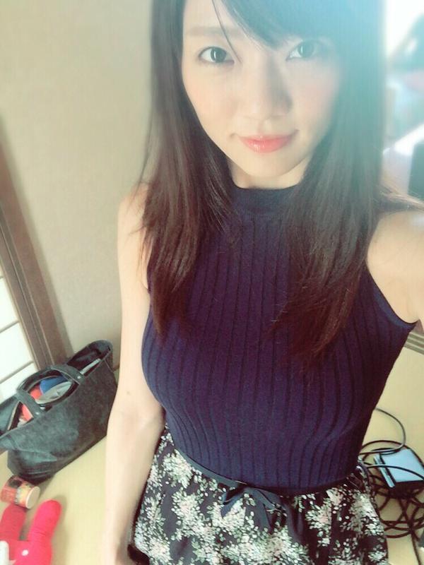 平塚奈菜 波涛汹涌的私房照诱惑写真图