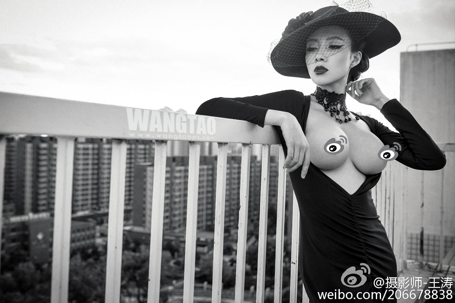 果儿Victoria 冷艳女王的超汹诱惑