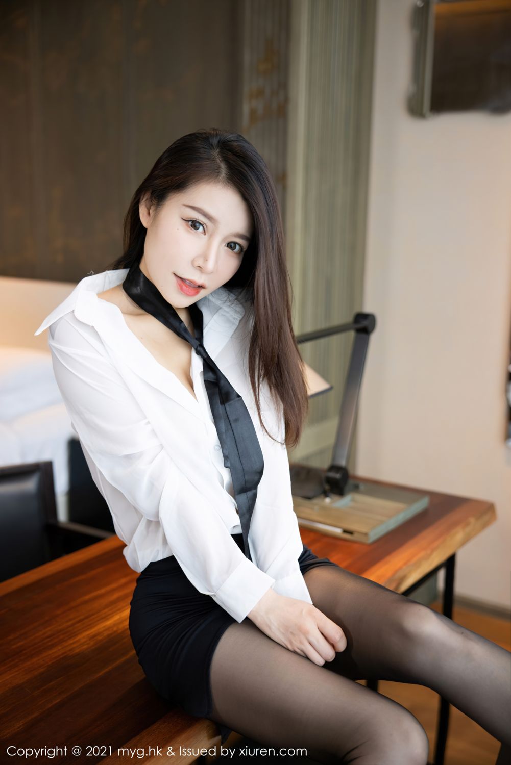 女神嘉宝贝儿复出 许久不见的经典OL