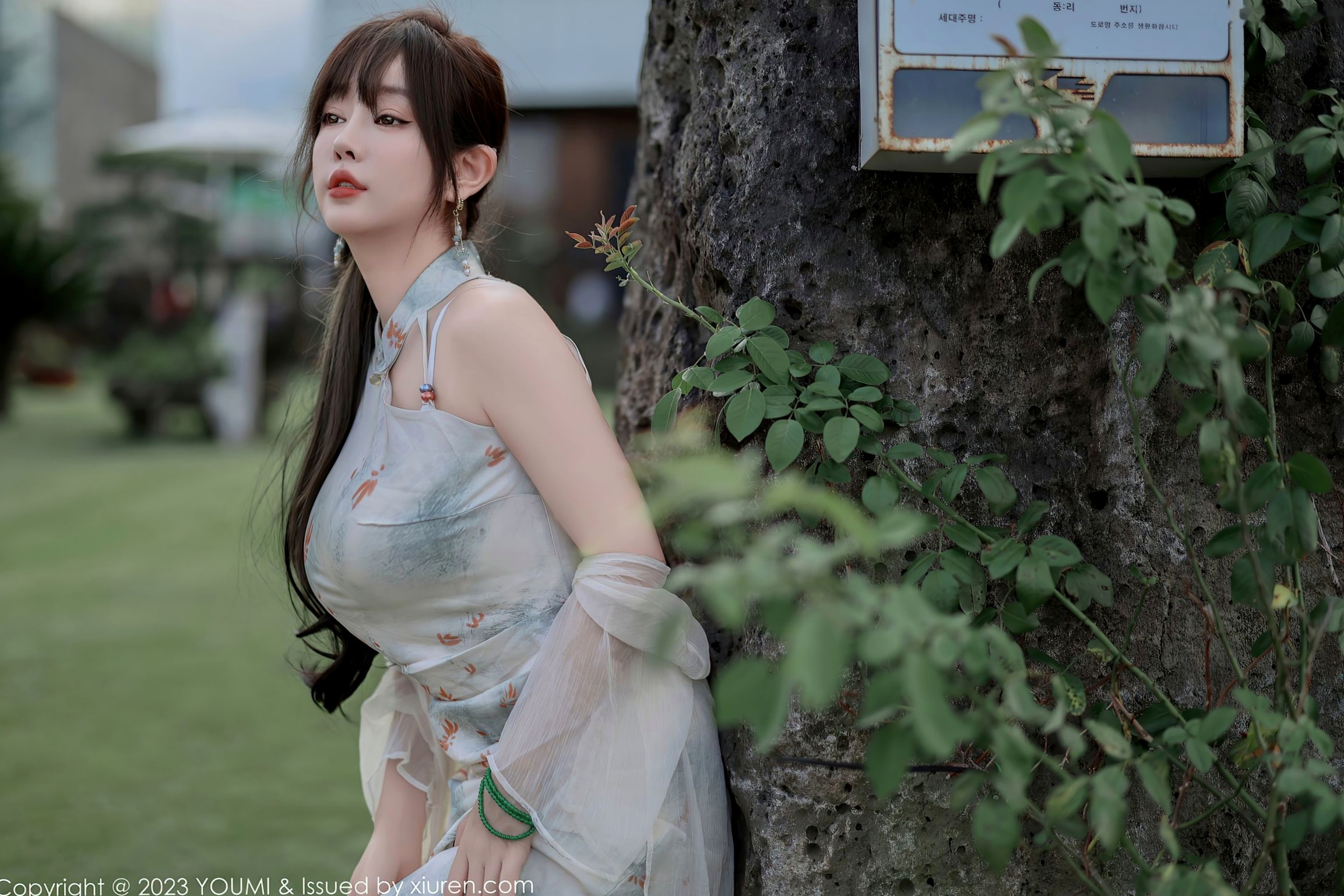 YouMi尤蜜荟-983-王雨纯:纯白内衣私房写真,薄纱透视诱惑,尽显曼妙曲线与纯欲气质