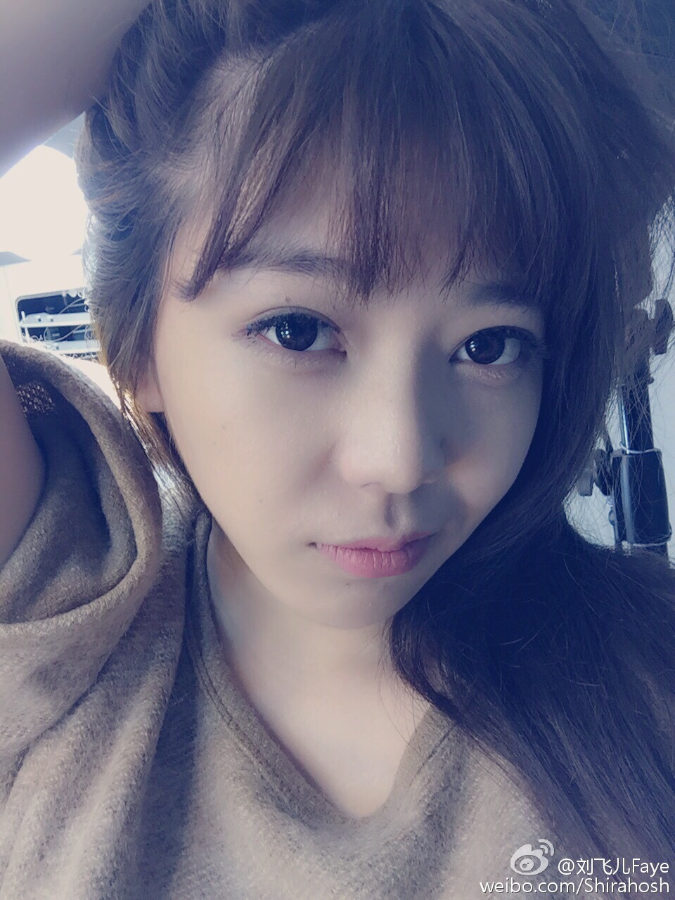 刘飞儿Faye-微博惹火自拍照