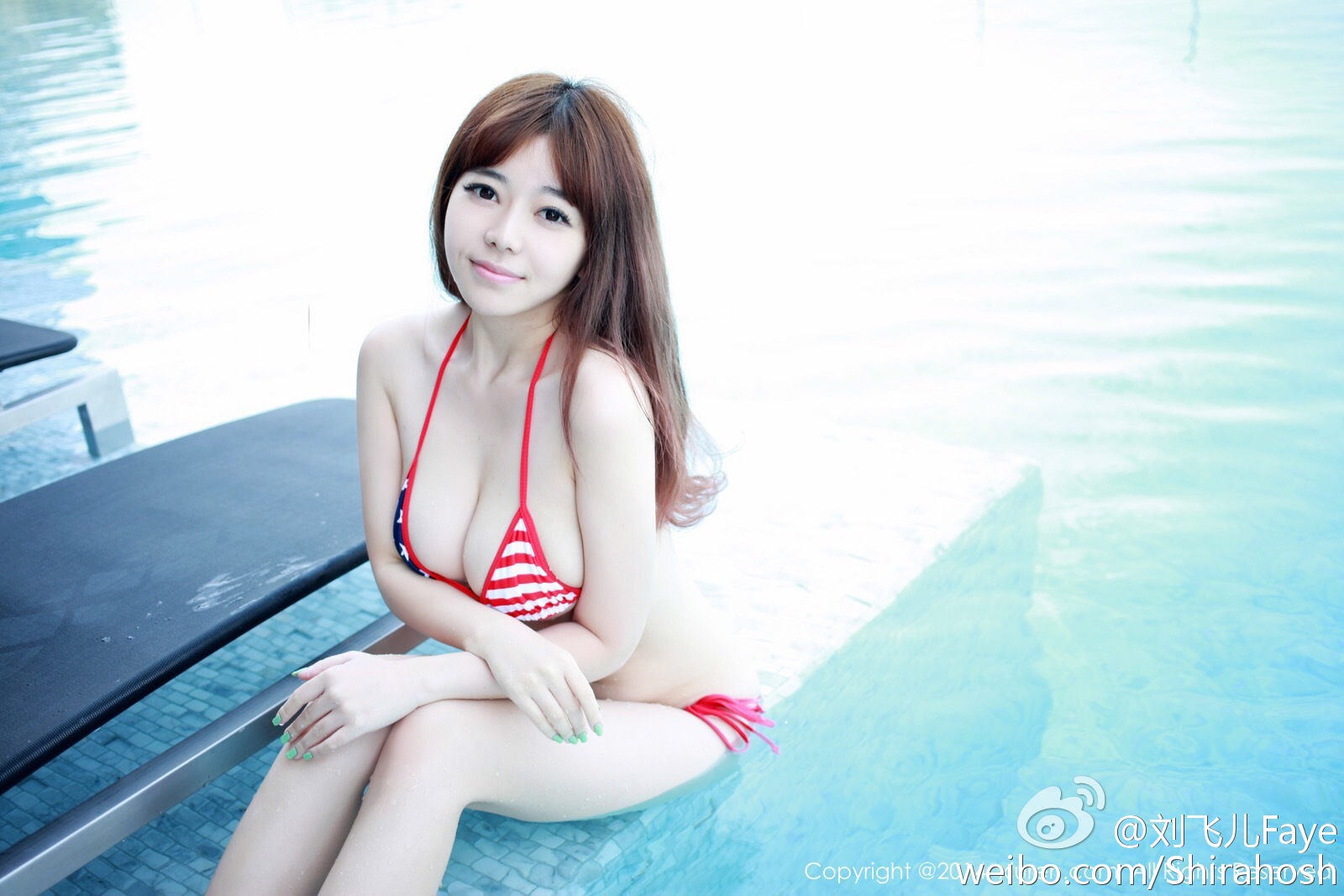 刘飞儿Faye-微博惹火自拍照