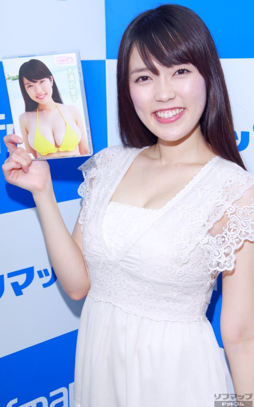 大湊衣里子-G奶声优的香艳图片集