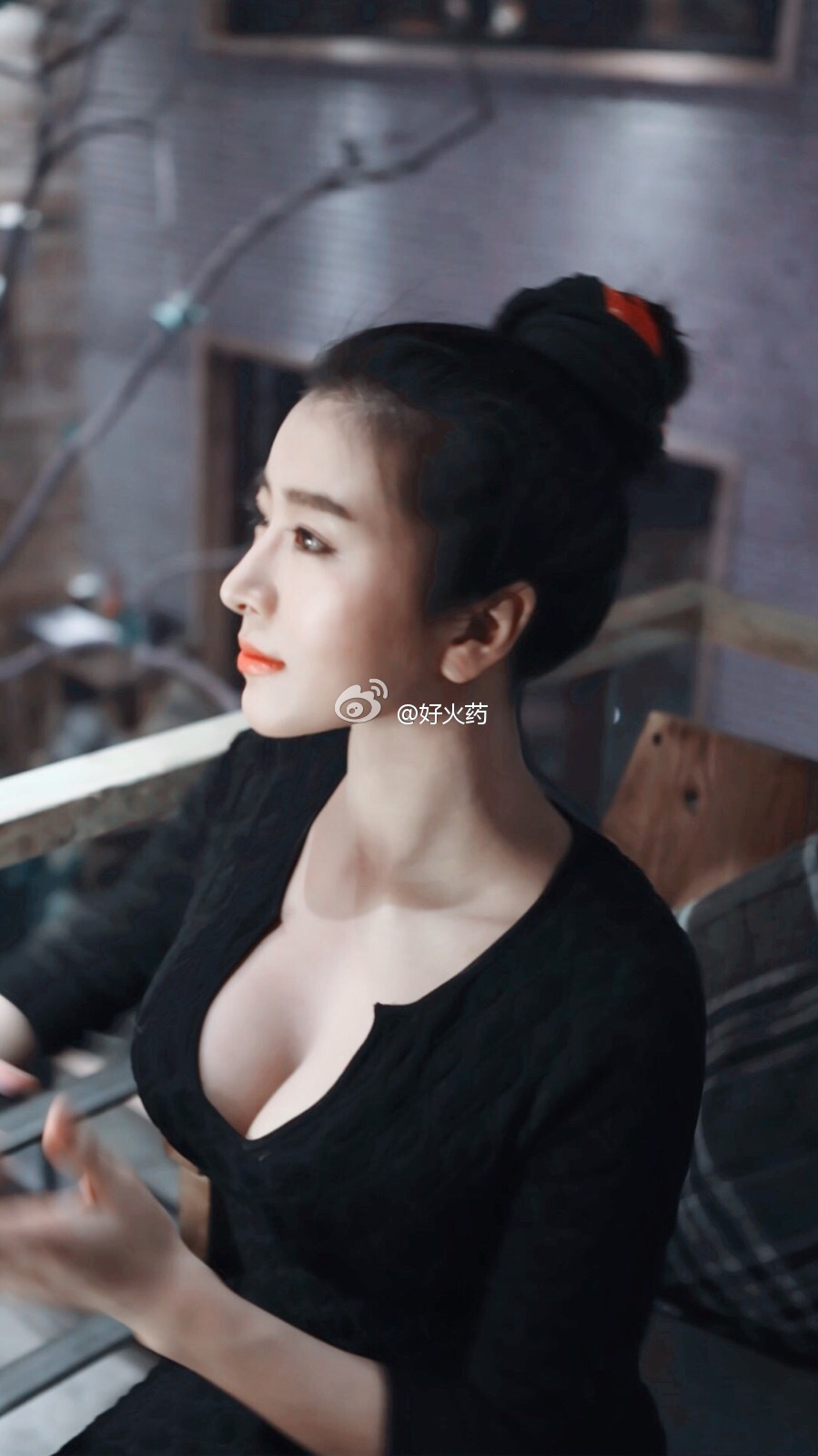 好火药(陈朝霞、陈般若)-大胸御姐的诱惑自拍照