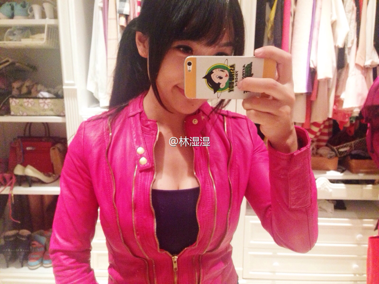 林湿湿-巨乳健身妹的魔鬼曲线图