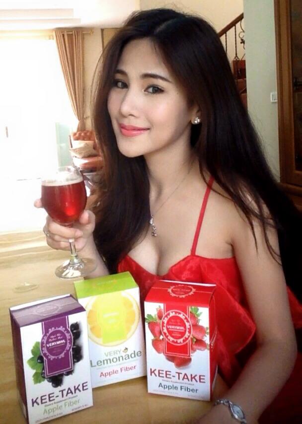Peaw Sumaporn Wandee-性感美女的私房照诱惑写真图