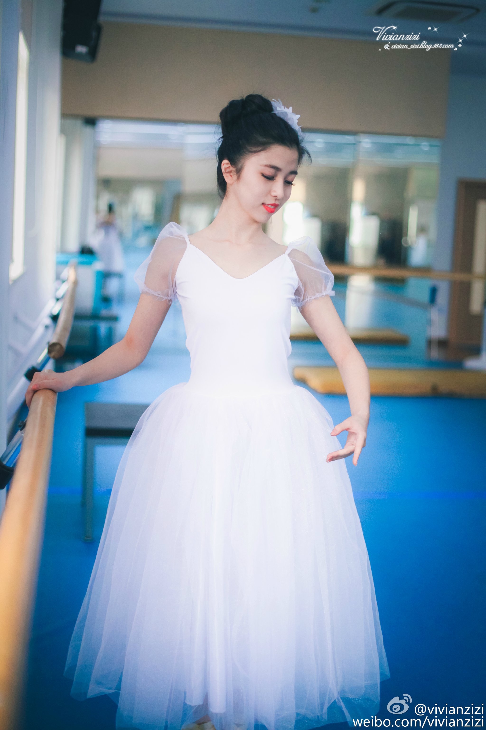 郑凌莉-「厦门最美校服女」私房照诱惑写真图