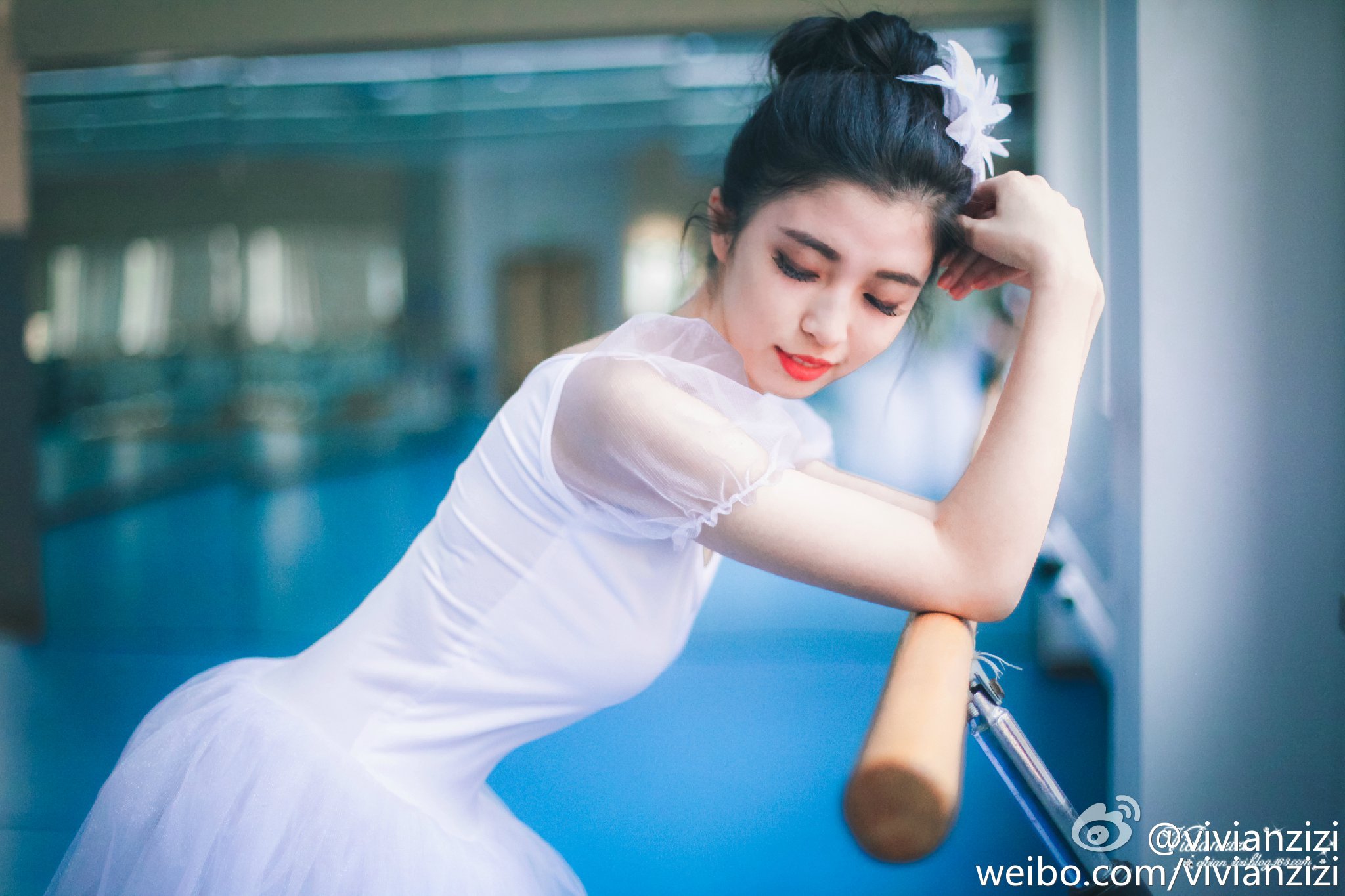 郑凌莉-「厦门最美校服女」私房照诱惑写真图
