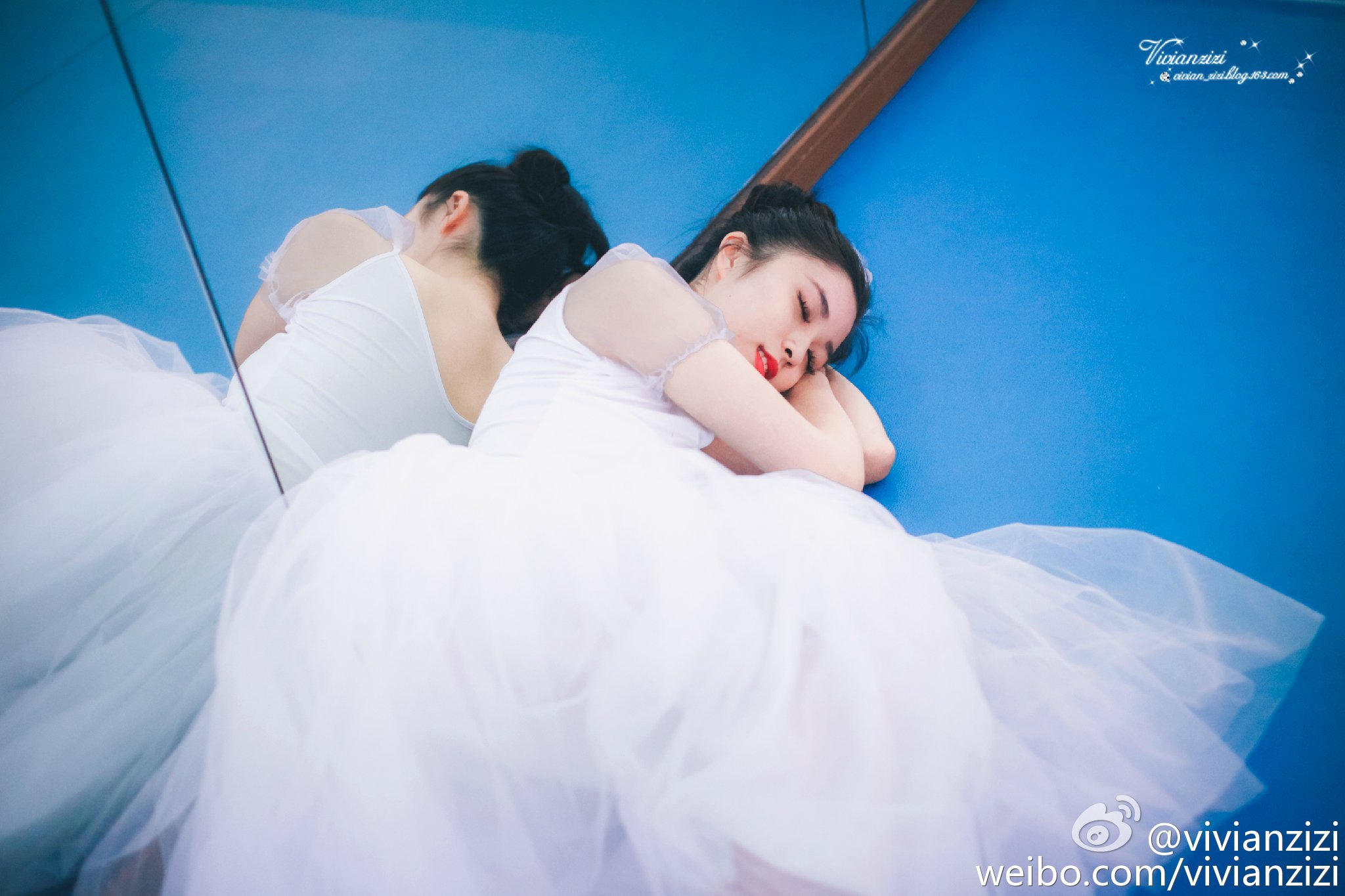 郑凌莉-「厦门最美校服女」私房照诱惑写真图