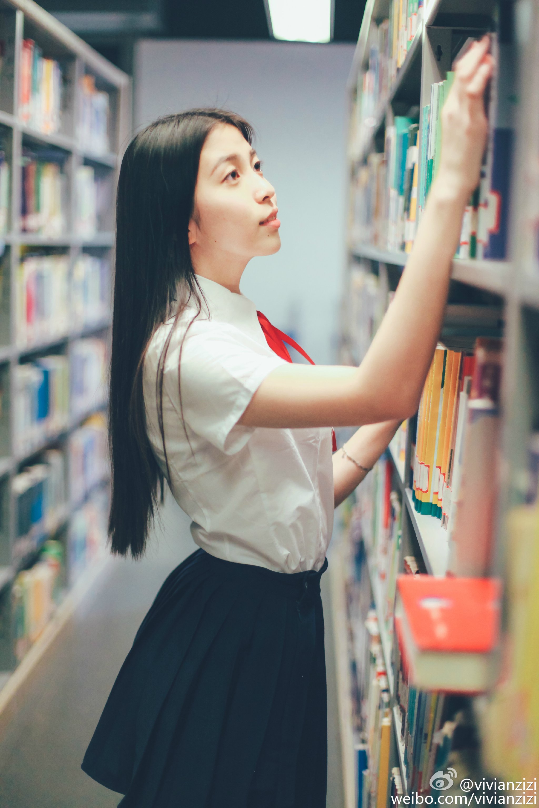 郑凌莉-「厦门最美校服女」私房照诱惑写真图
