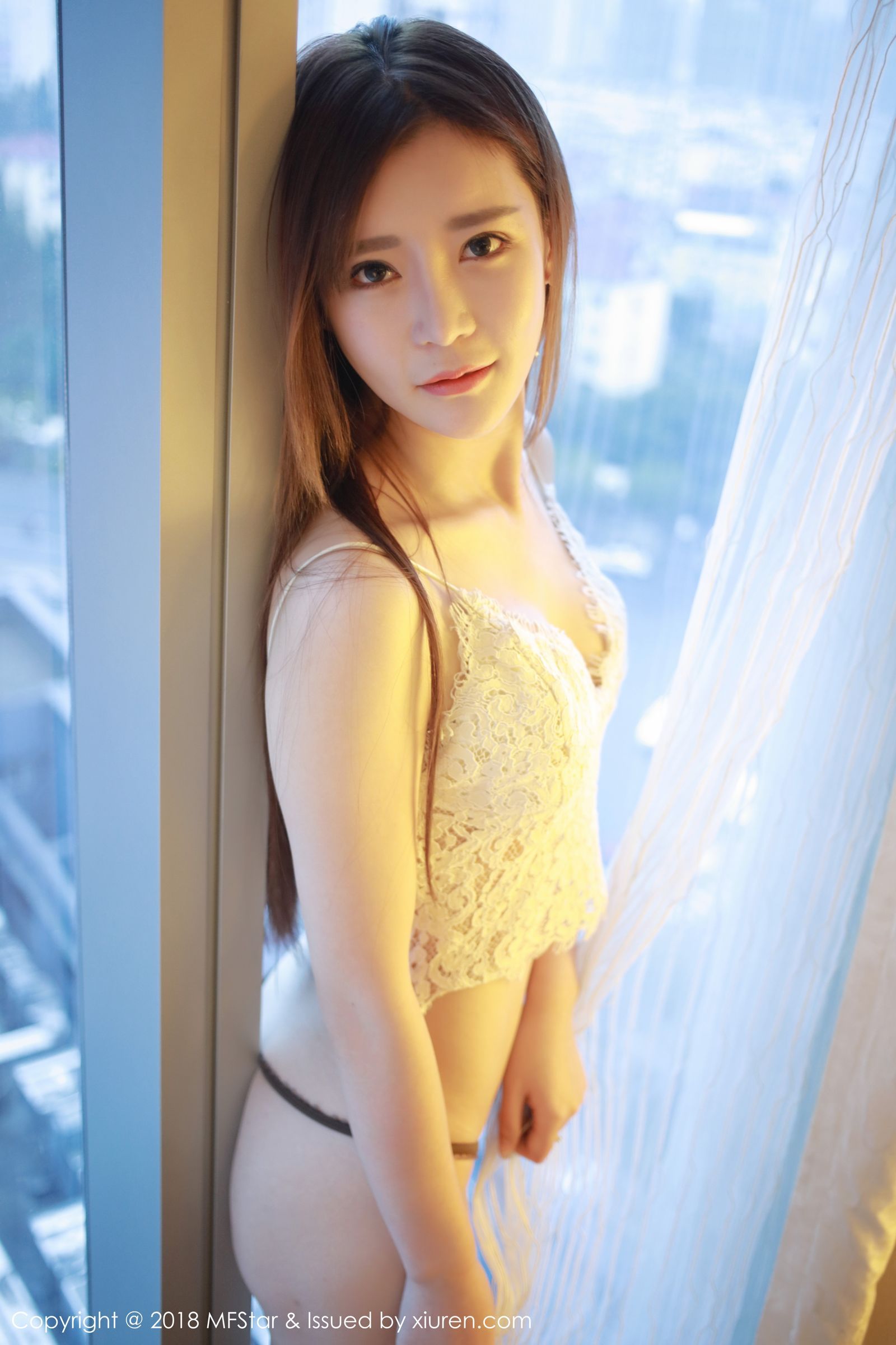 气质女神佟蔓 洁白如玉娇嫩欲滴