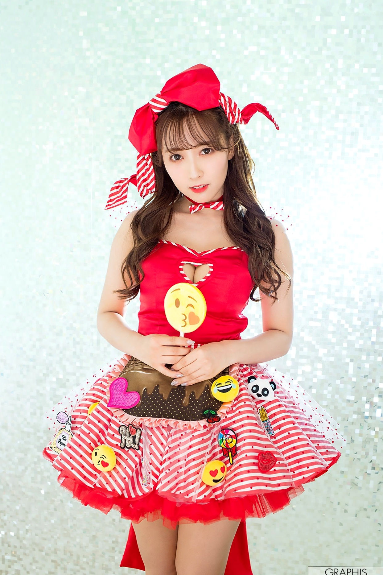 Graphis_三上悠亜《Valentine Special 2018》限定特辑:甜美红色角色扮演诱惑写真