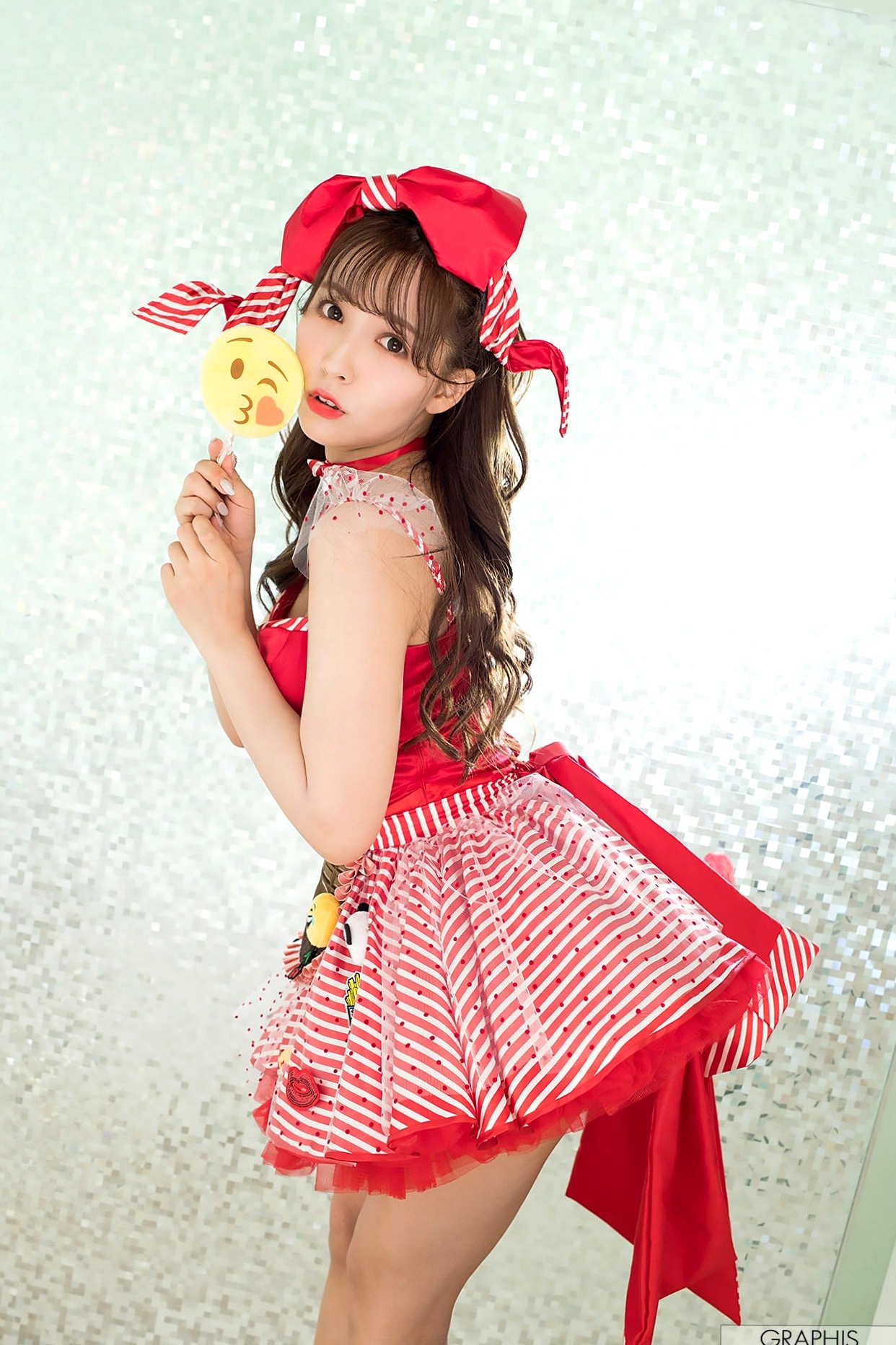 Graphis_三上悠亜《Valentine Special 2018》限定特辑:甜美红色角色扮演诱惑写真