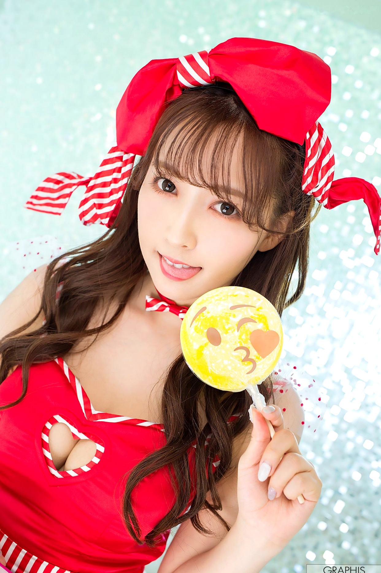 Graphis_三上悠亜《Valentine Special 2018》限定特辑:甜美红色角色扮演诱惑写真