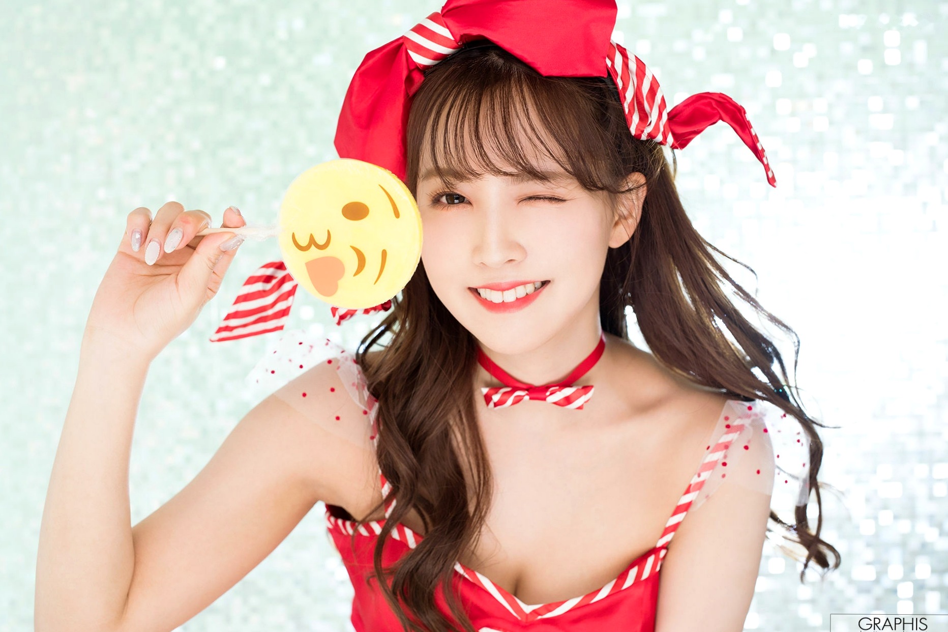 Graphis_三上悠亜《Valentine Special 2018》限定特辑:甜美红色角色扮演诱惑写真