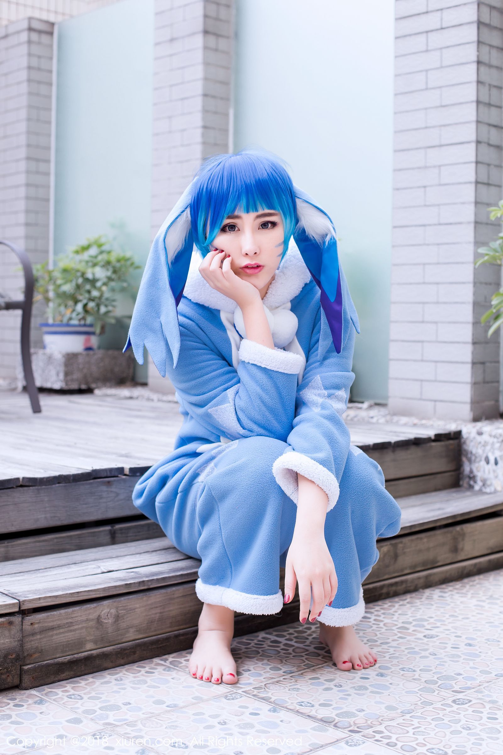 魅惑女神孟狐狸 白色衬衫销魂COS