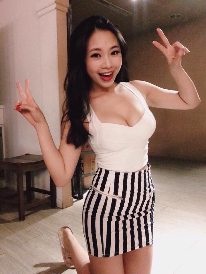蔡昀洁(蔡昀潔) 辣妹爱运动深邃事业线令人脸红心跳