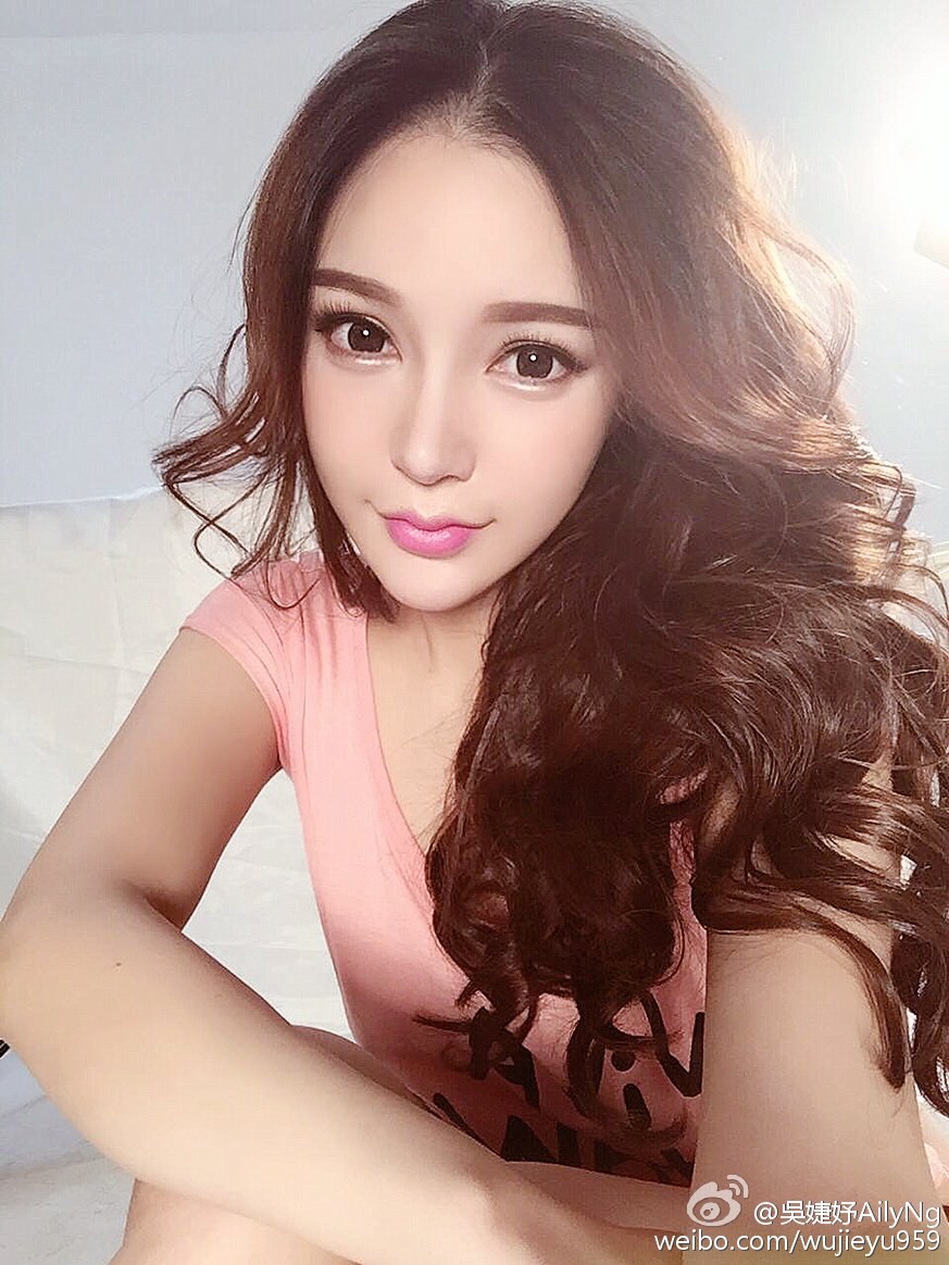 吴婕妤AilyNg 纯天然巨咪微博私房照诱惑写真图
