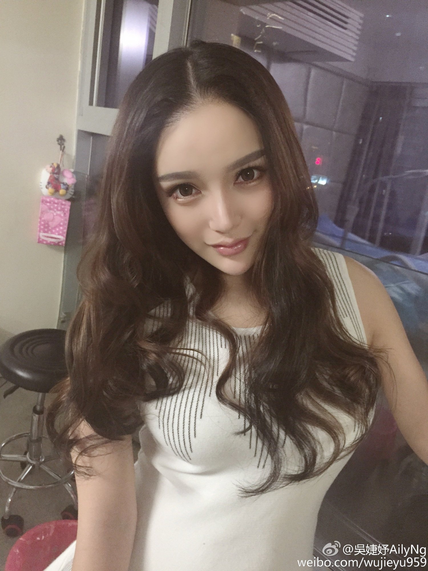 吴婕妤AilyNg 纯天然巨咪微博私房照诱惑写真图