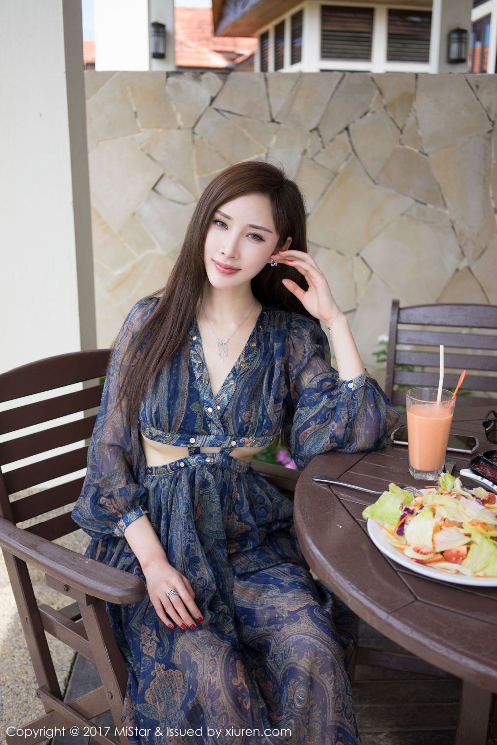 沙滩女神土肥圆矮挫穷 尽态极妍千娇百媚