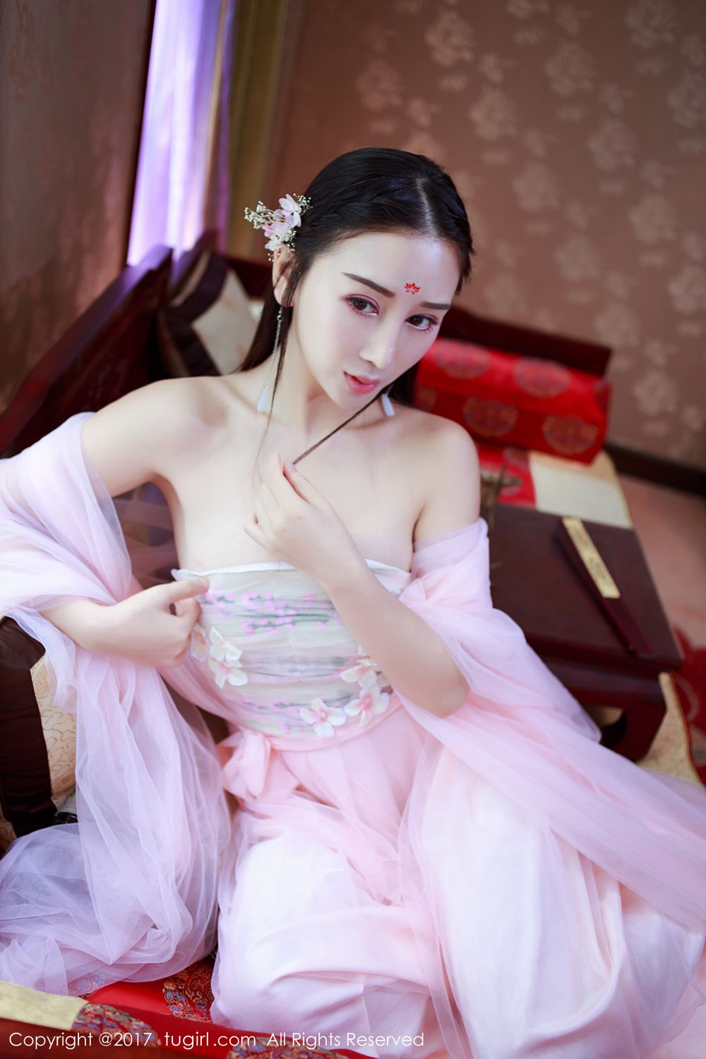 性感女王邹晶晶 花心定有何人捻
