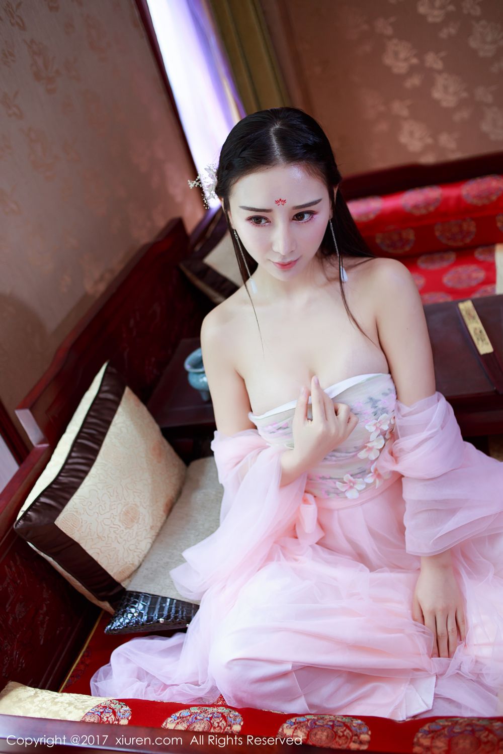 性感女王邹晶晶 花心定有何人捻
